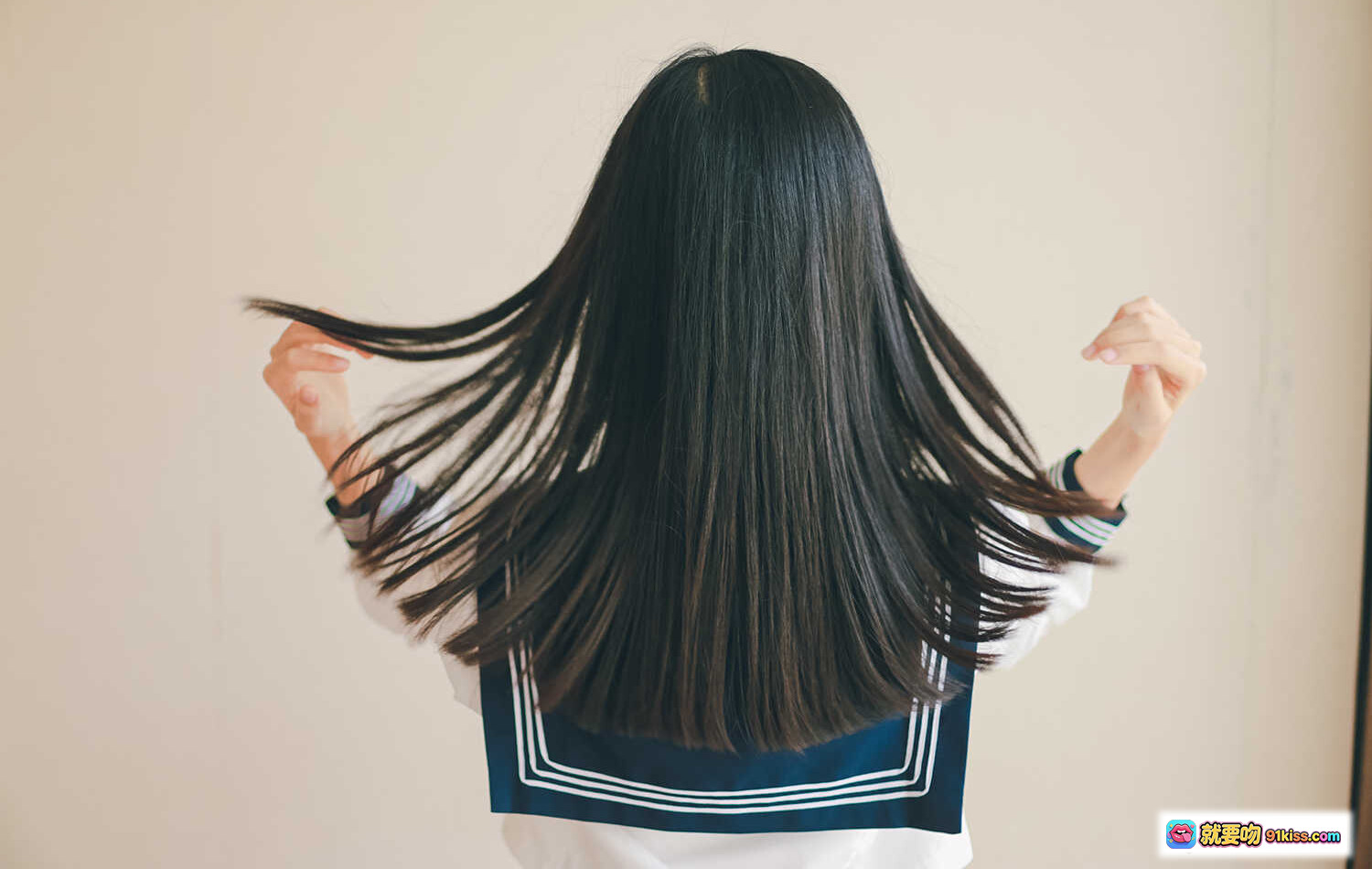 图片[10] - 木绵绵OwO水手服cos写真 27P高清美图 少女坐地穿袜温柔瞬间 日系校园风穿搭 17MB大图下载 - 就要吻