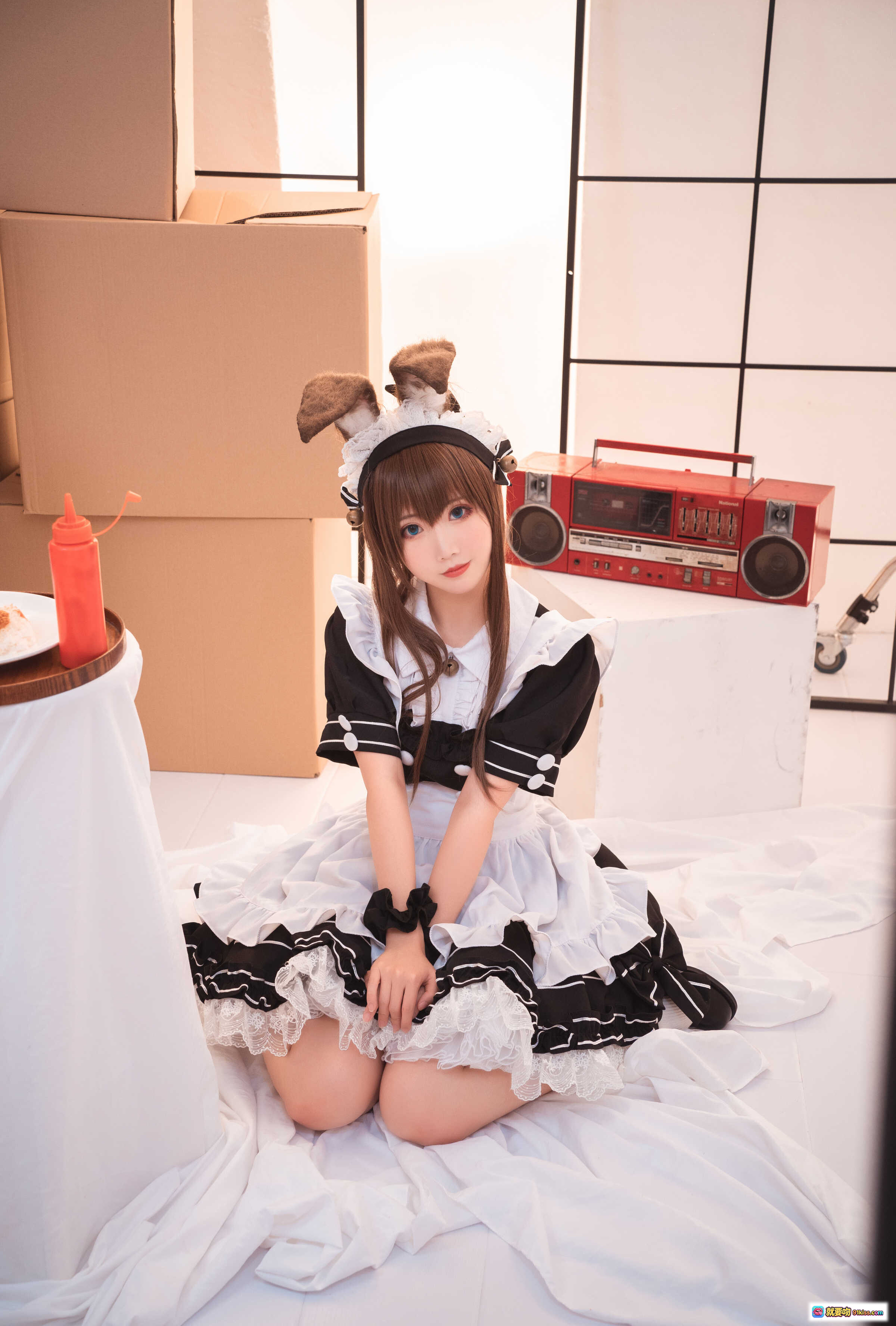 图片[6] - 面饼仙儿NO.088阿米驴女仆写真23P209MB兔耳女仆装黑白色系甜美可爱室内场景复古电视道具高画质Cosplay美图 - 就要吻