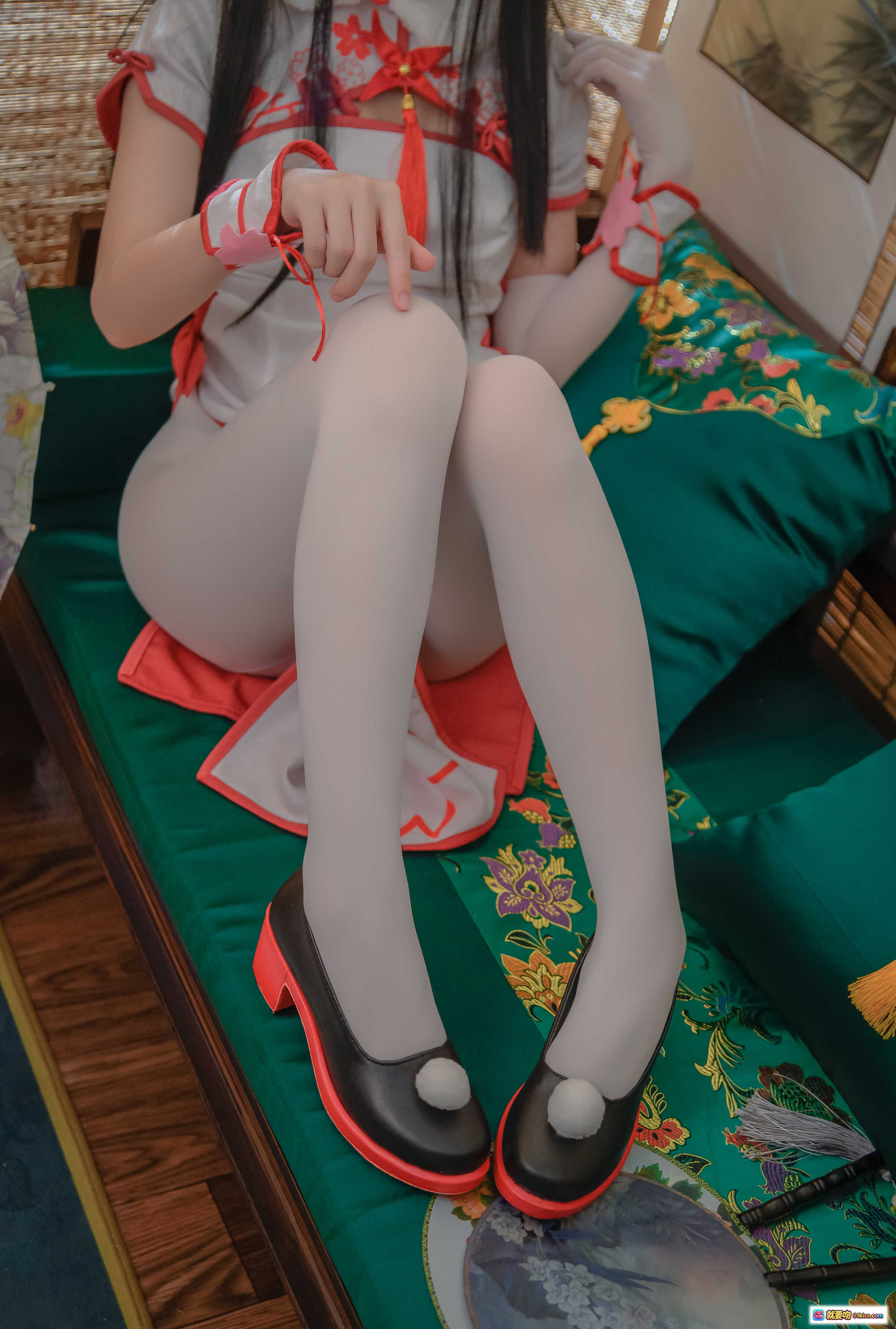 图片[9] - 鳗鱼霏儿NO.018碧蓝华裳夕暮cos写真 白色旗袍猫耳少女 和风房间花伞美腿16P高清图集 - 就要吻