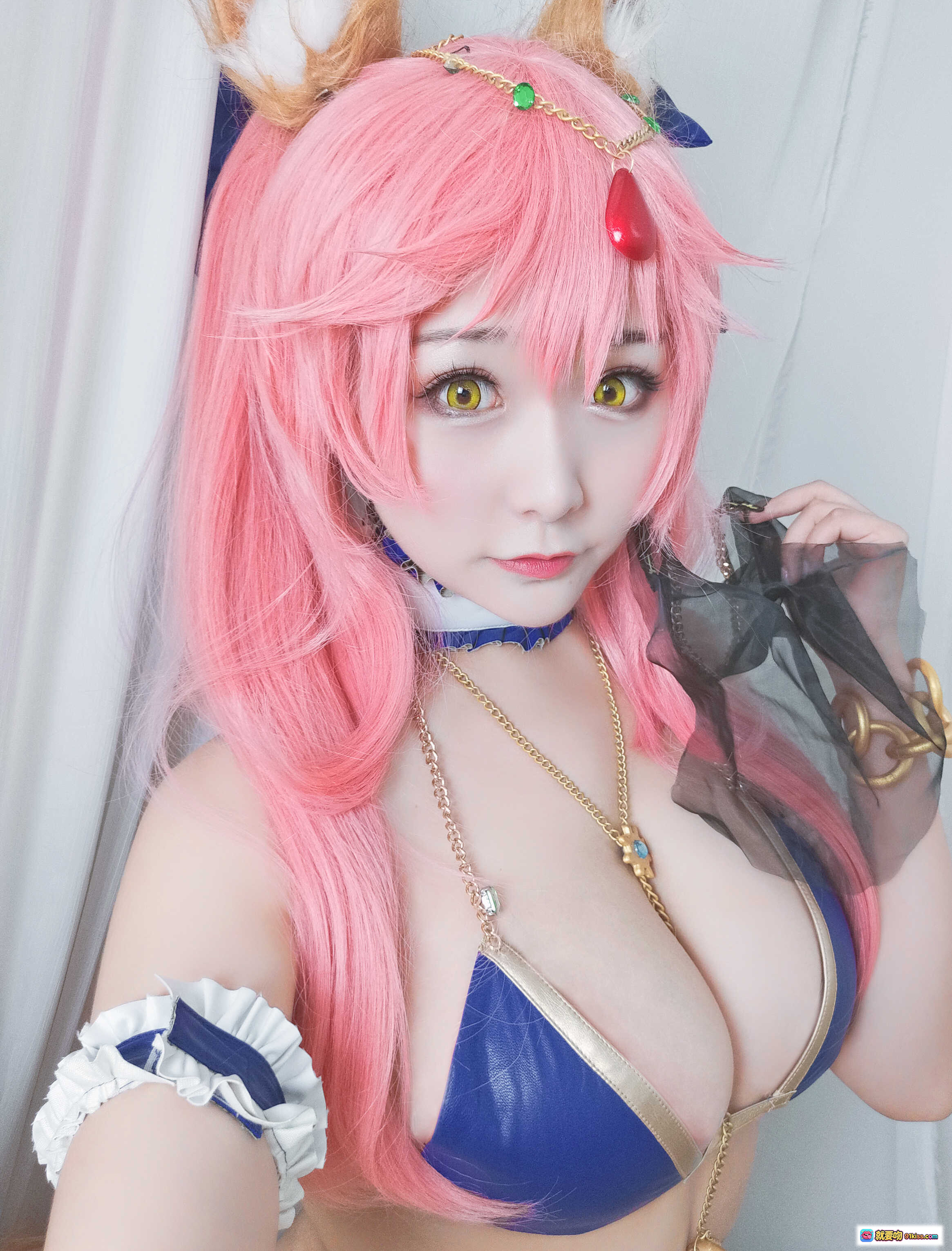 图片[3] - 三刀刀miido玉藻前舞娘cos自拍写真 粉发狐耳蓝比基尼金链装饰性感摆拍 14P高清图集 - 就要吻