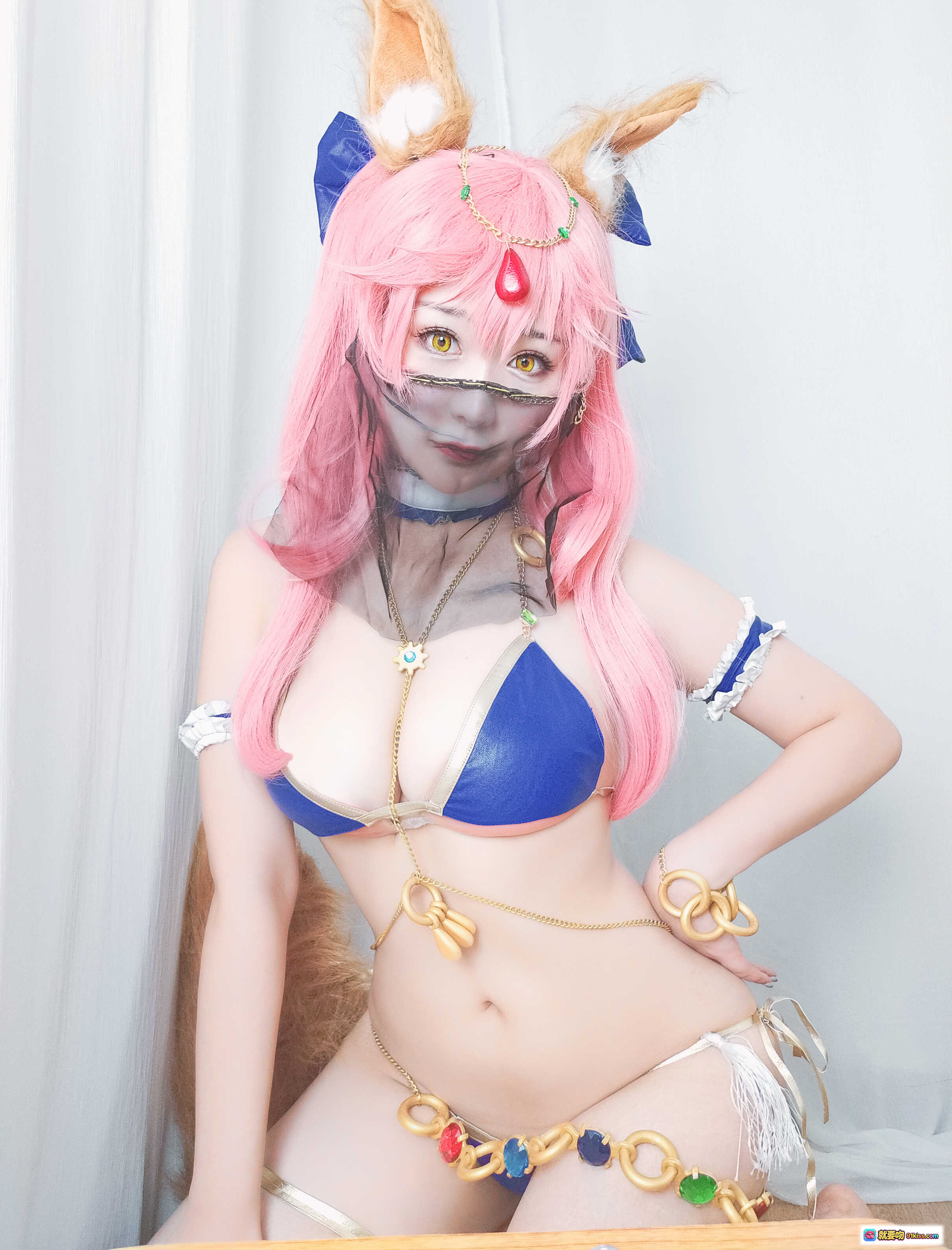 图片[5] - 三刀刀miido玉藻前舞娘cos自拍写真 粉发狐耳蓝比基尼金链装饰性感摆拍 14P高清图集 - 就要吻