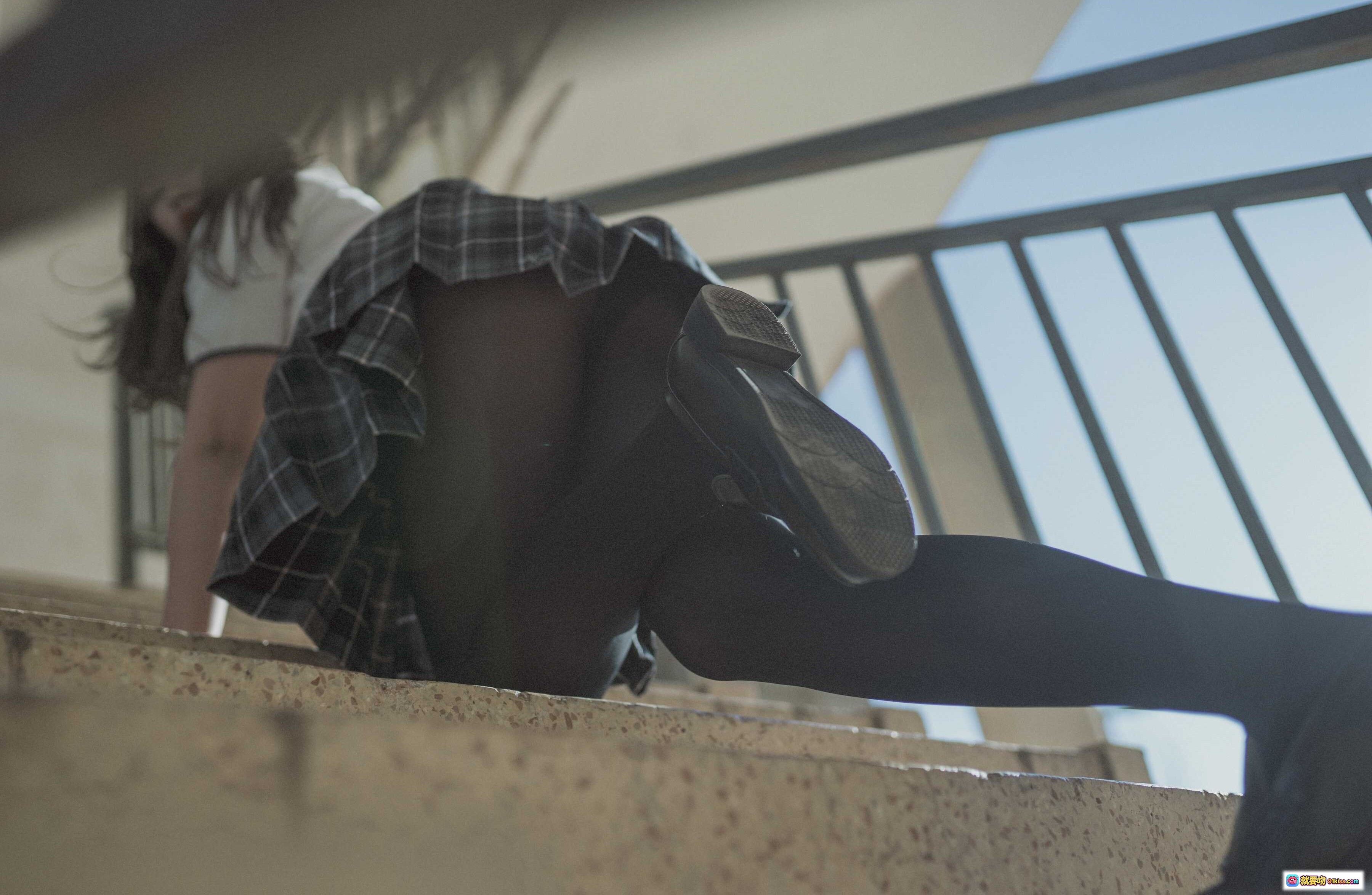 图片[7] - 汐 NO.002 楼梯JK写真 30P高清美图 黑丝格裙校园风 低角度楼梯拍摄 140MB下载 - 就要吻