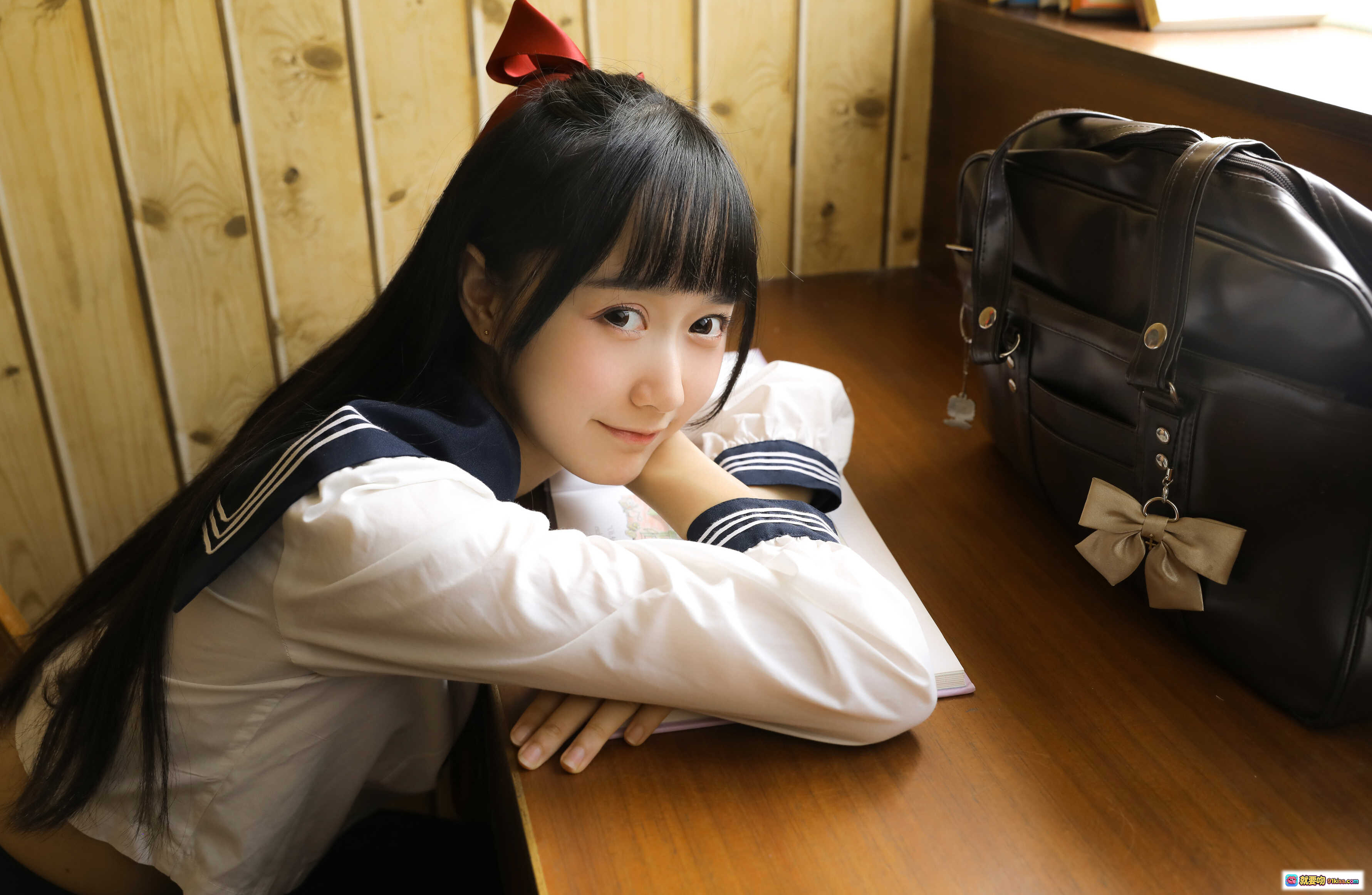 图片[4] - 木绵绵OwO NO.017 绵相随 JK水手服写真 32P高清美图 少女感十足 日系校园风 甜美齐刘海 白衬衫红领结 软妹风摄影集 - 就要吻