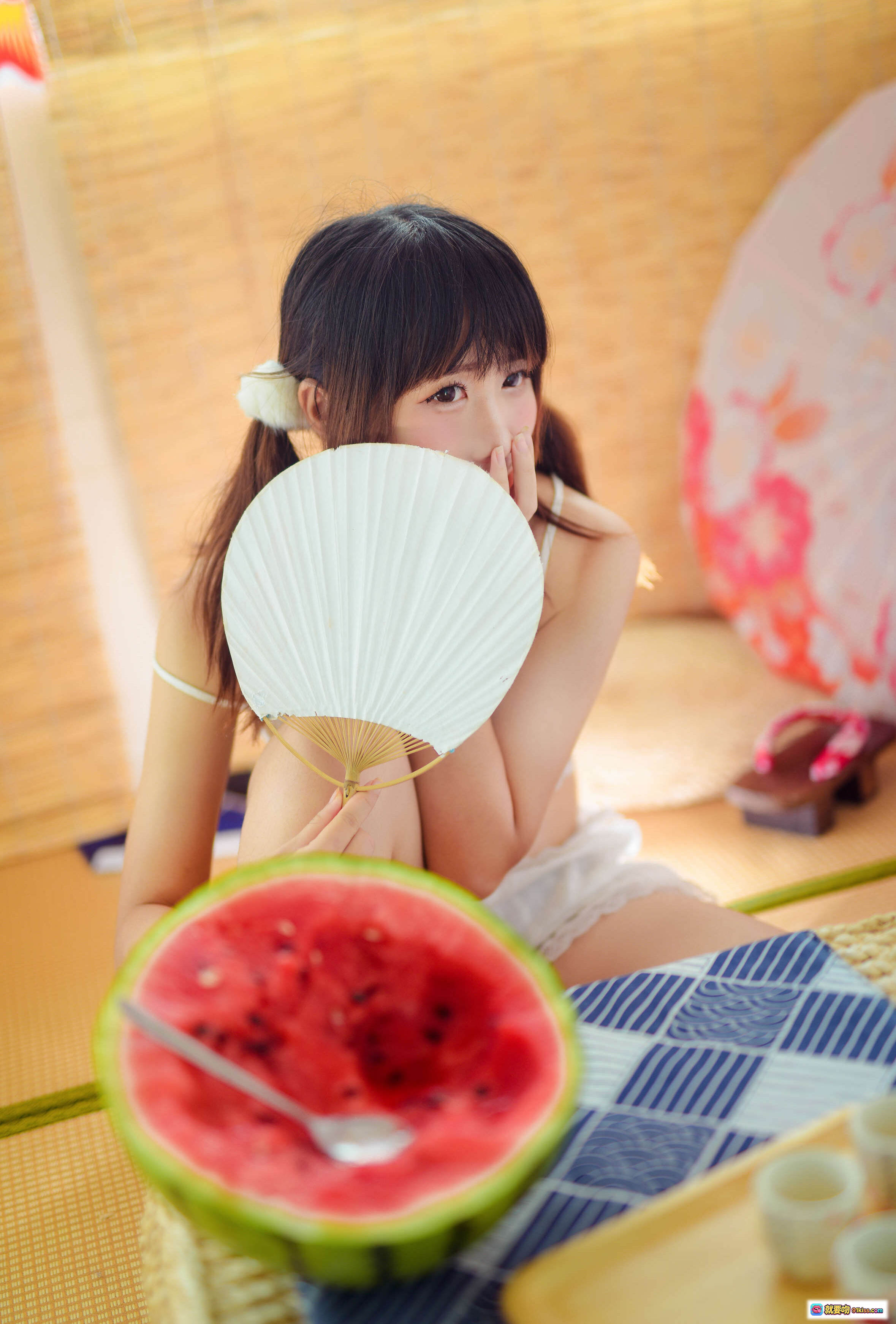 图片[1] - 九曲Jean NO.013 夏日私房写真 甜美少女 手持白扇 西瓜清凉 日式和风 13P高清图集 - 就要吻