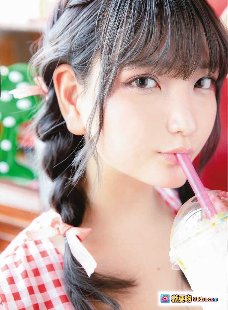 图片[6] - ハレムあまつ様フェチグラビア「密着フェティッシュ」美麗版32P｜赤白チェックシャツ×デニムショートパンツ｜可愛らしい笑顔とポーズで魅了 - 就要吻