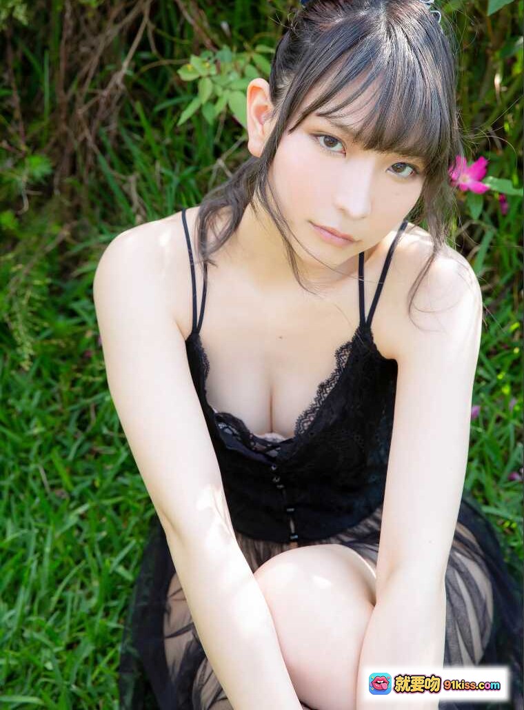 图片[9] - ハレムあまつ様フェチグラビア「密着フェティッシュ」美麗版32P｜赤白チェックシャツ×デニムショートパンツ｜可愛らしい笑顔とポーズで魅了 - 就要吻