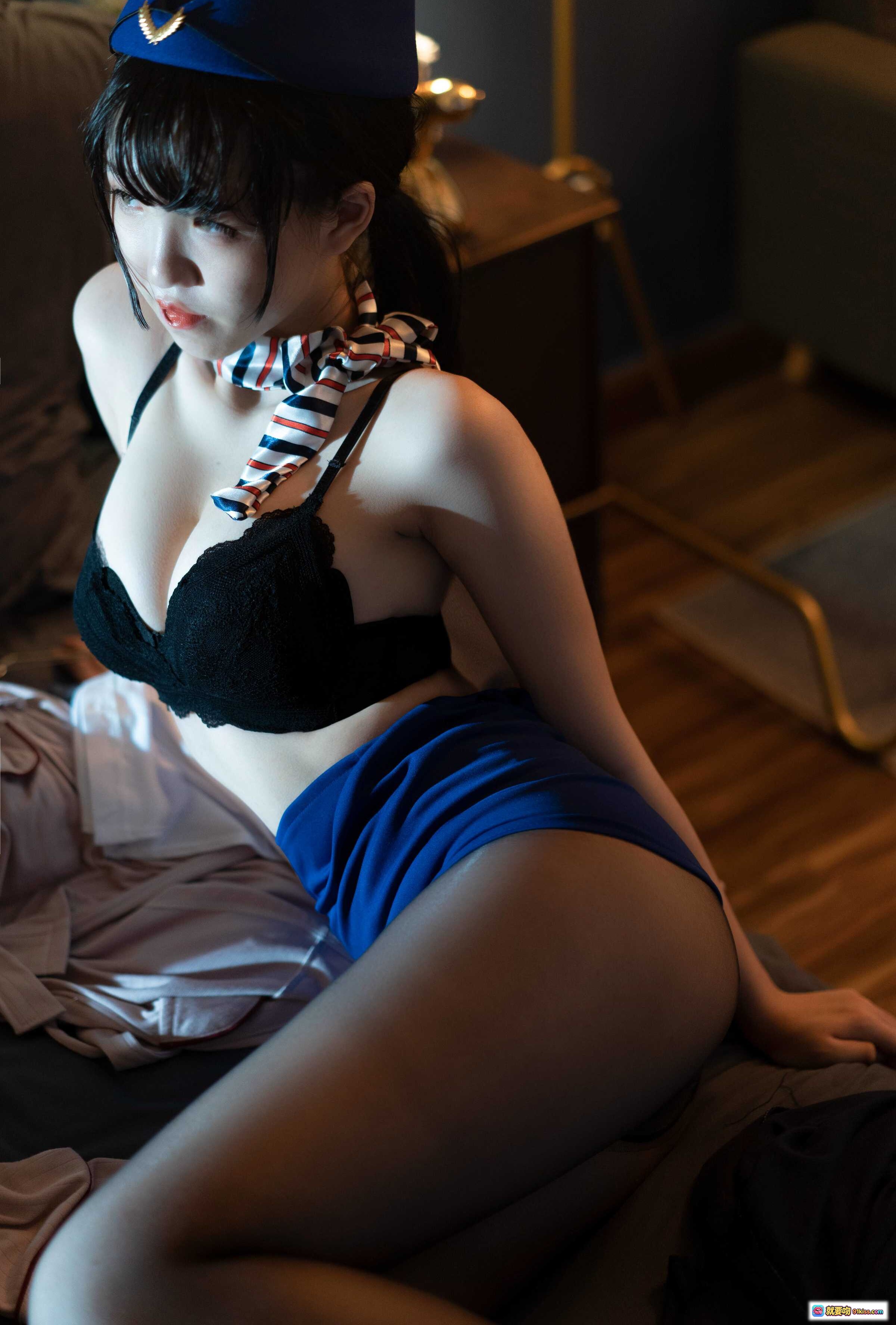 图片[6] - 阿薰kaOri NO.017 制服写真 33P高清美图 航空制服黑丝诱惑 卧室私房氛围感大片 - 就要吻
