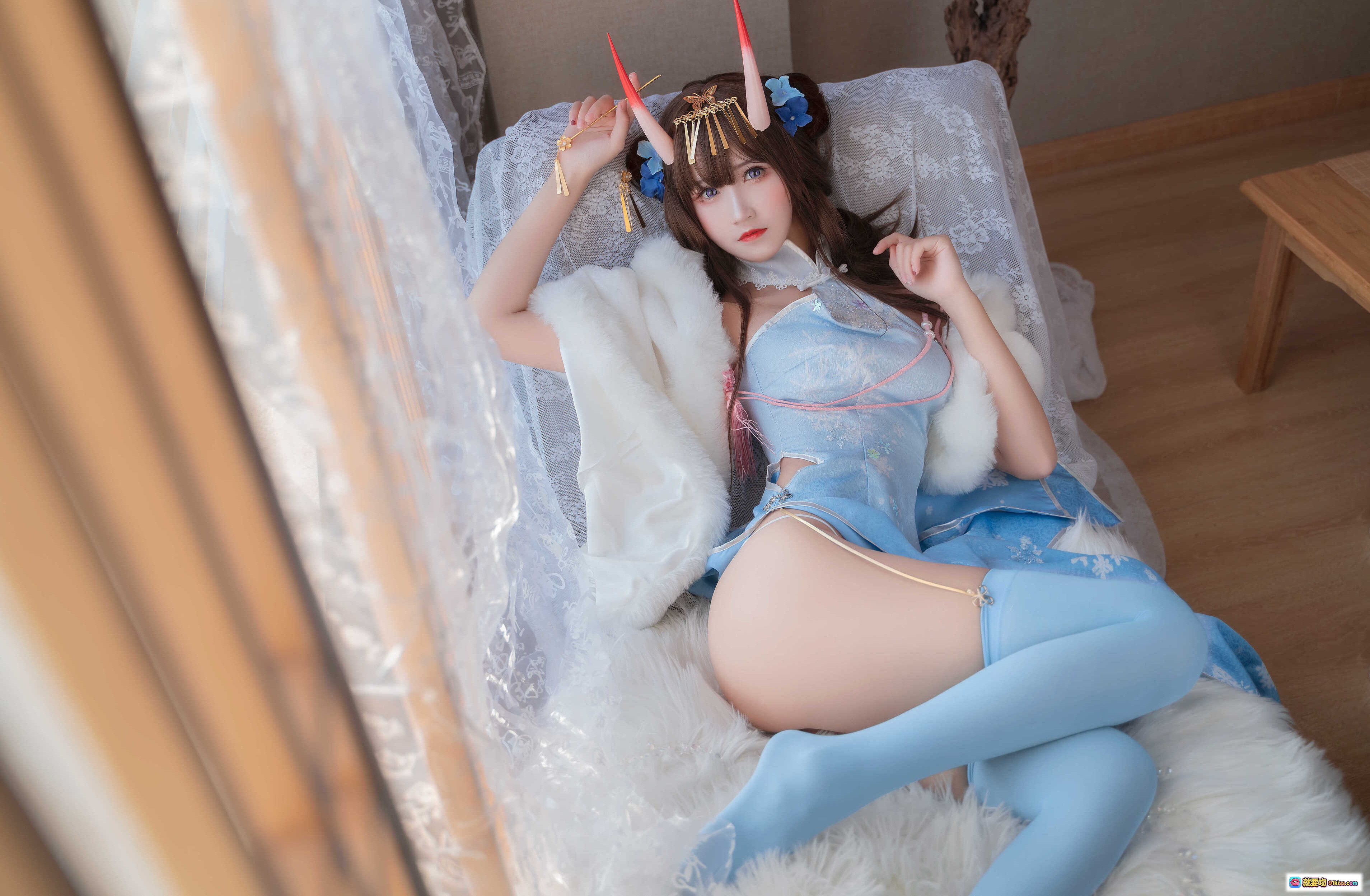 图片[4] - 三度_69 NO.063 能代 冬雪沁香 cosplay 美女 二次元 角饰 蓝花发饰 金流苏 白毛绒服饰 甜美写真 - 就要吻