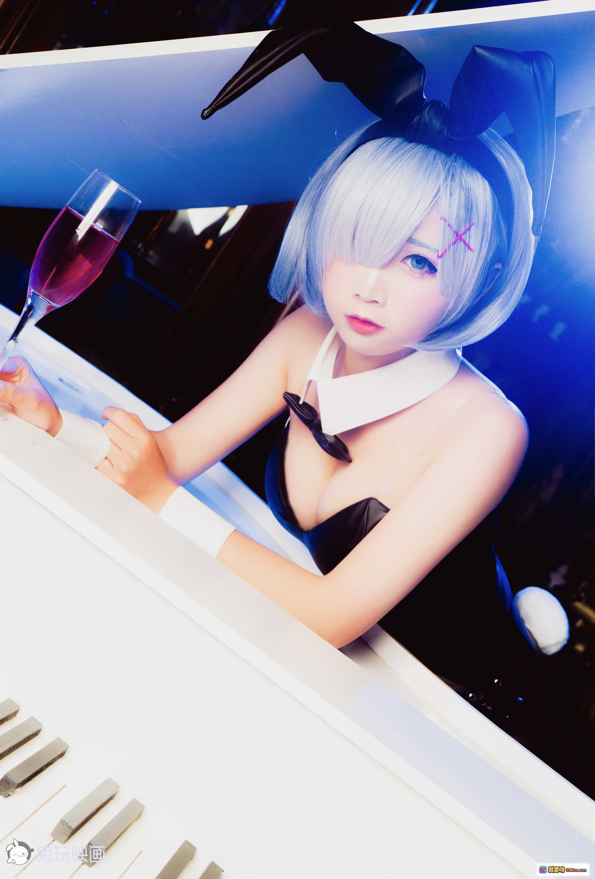 图片[4] - 面饼仙儿NO.007兔女郎Cosplay写真｜蓝发黑丝高跟鞋性感私房照52P高清图集 - 就要吻