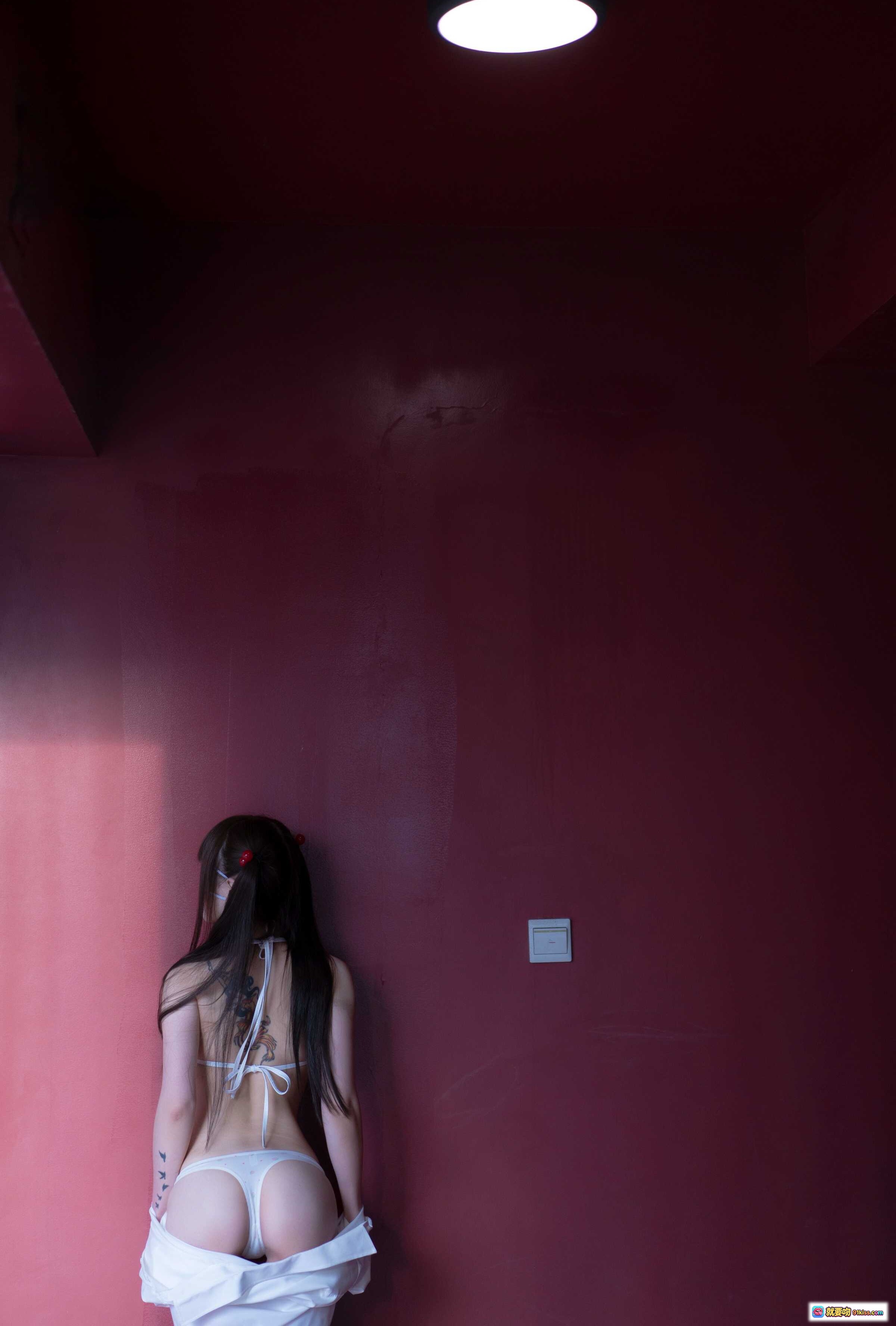 图片[9] - 星野咪兔NO.017红色系写真 | 白色内衣+开衫造型 | 眼罩诱惑 | 楼梯场景 | 30P高清图集 - 就要吻