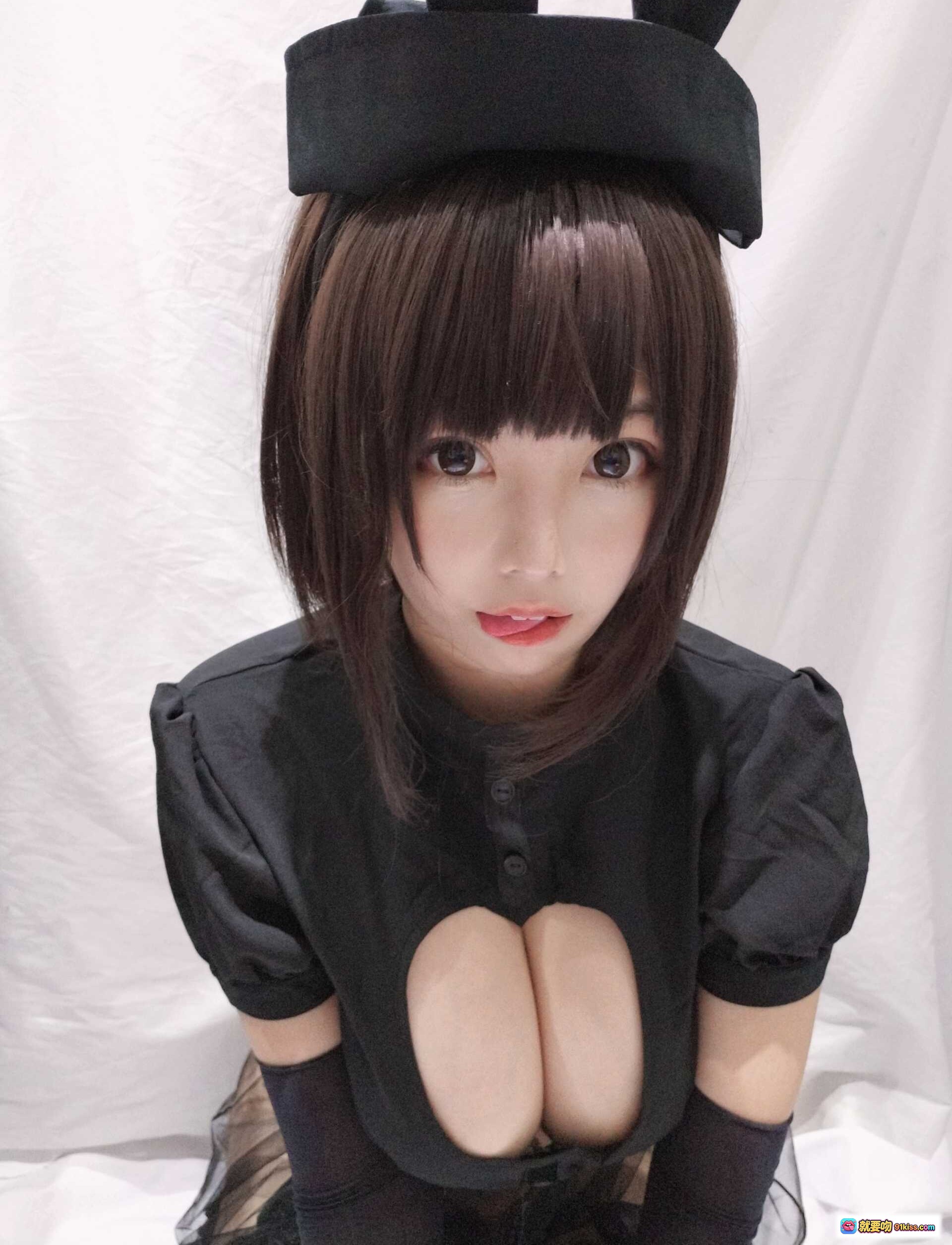 图片[9] - 蜜汁猫裘NO.022兔子护士cosplay写真｜黑丝兔耳女仆装｜性感镂空设计｜30P高清图集 - 就要吻