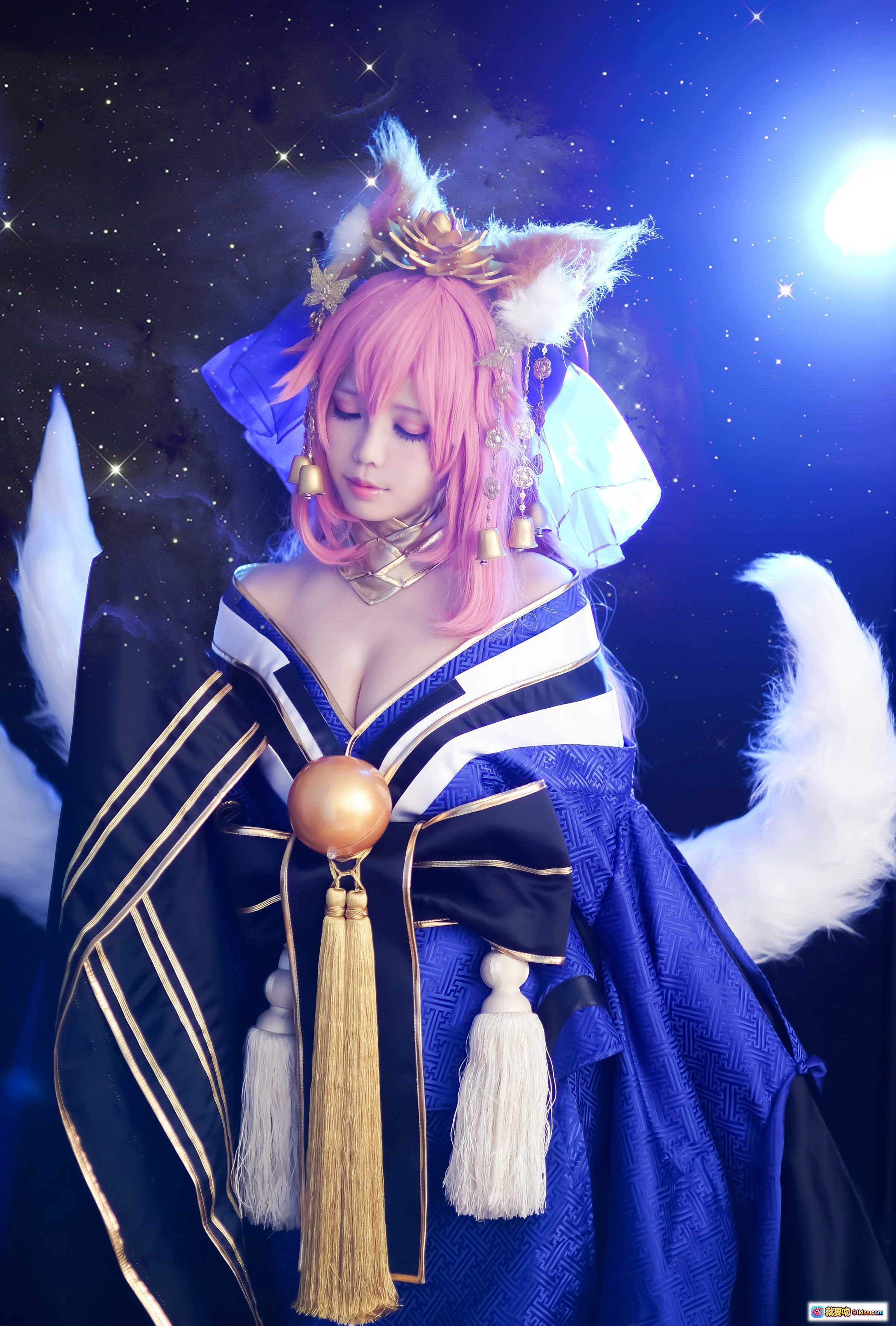 图片[2] - ElyEE子NO.004粉发狐耳cosplay星空背景华丽和风服饰羽毛装饰梦幻写真 - 就要吻