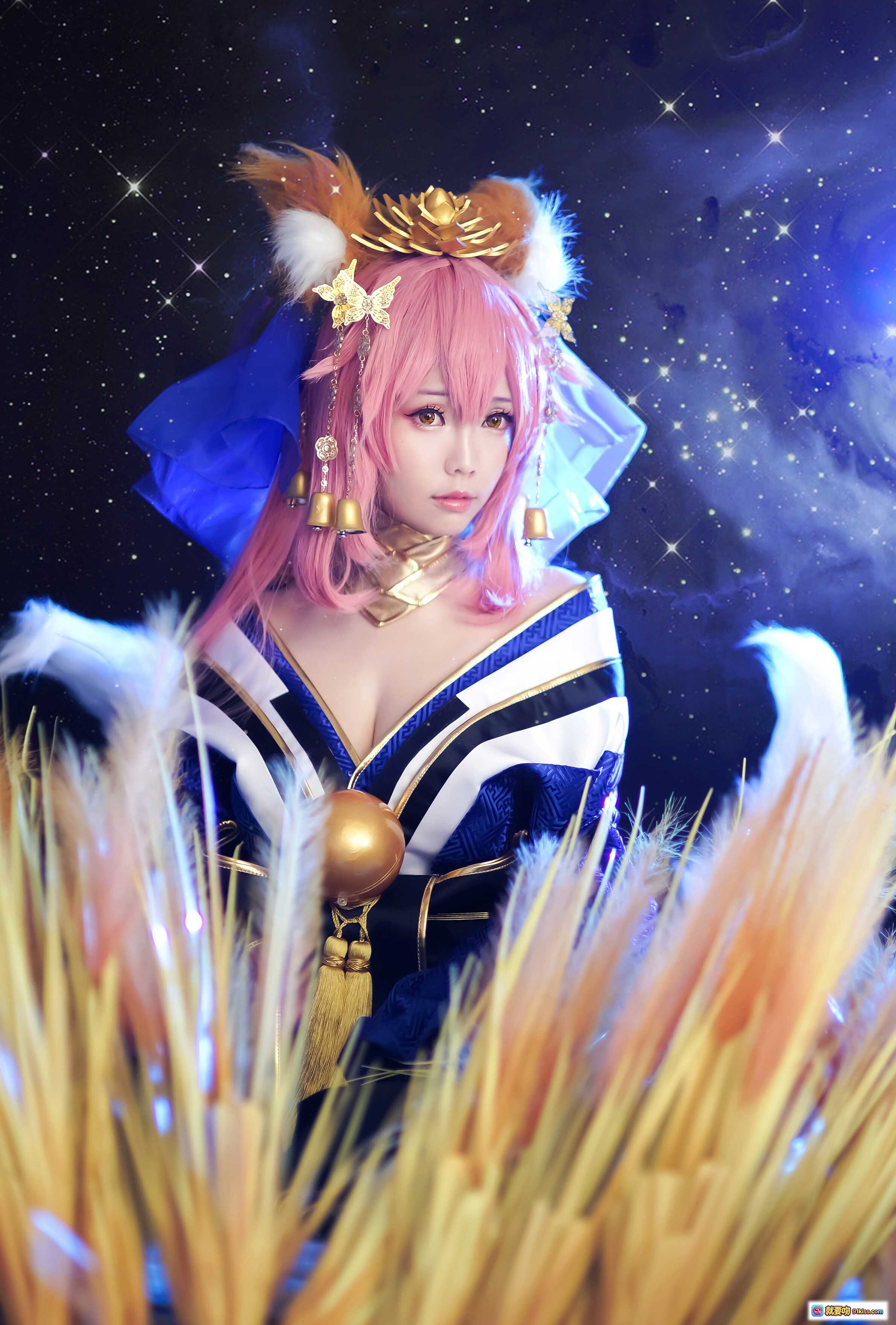 图片[9] - ElyEE子NO.004粉发狐耳cosplay星空背景华丽和风服饰羽毛装饰梦幻写真 - 就要吻