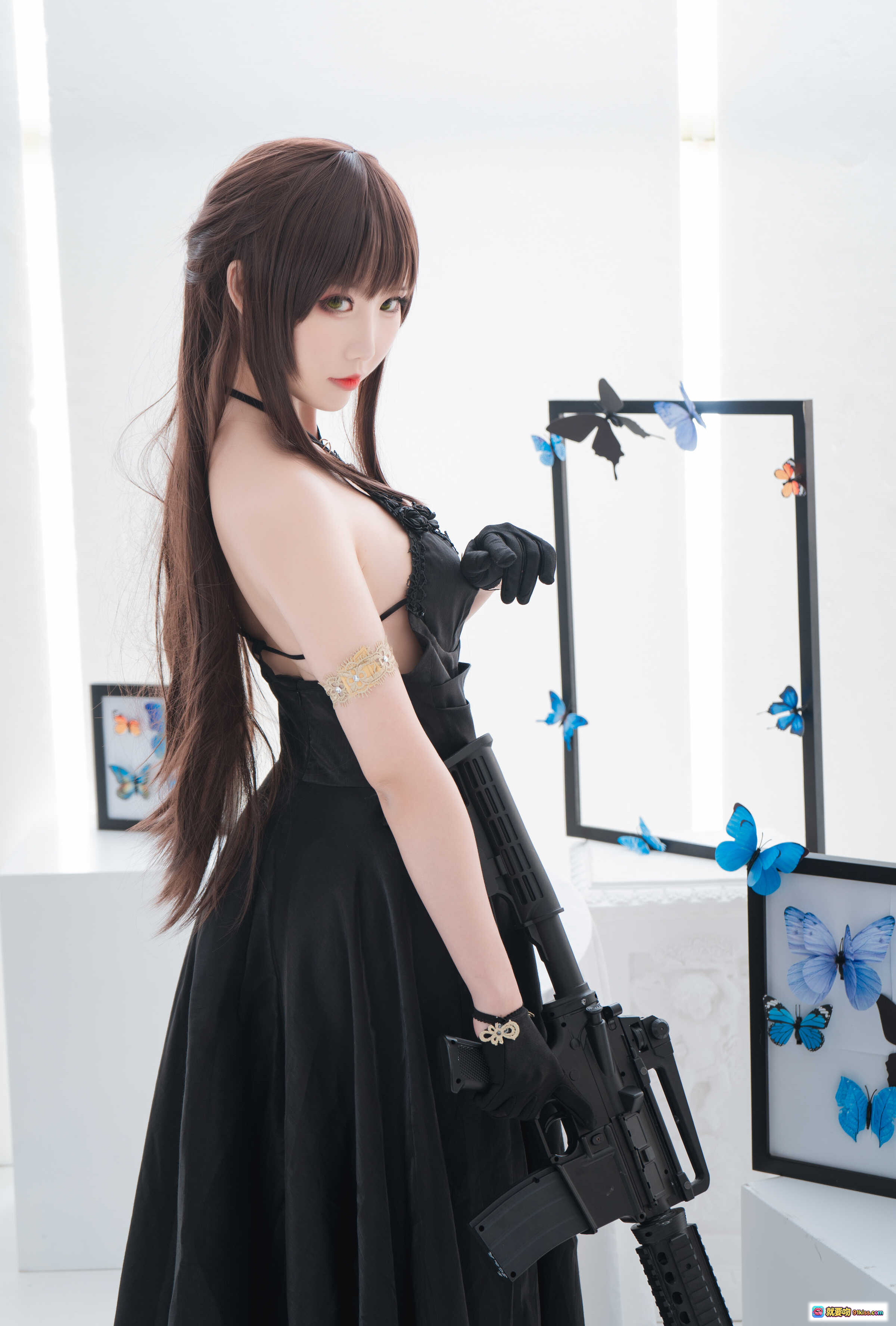 图片[4] - 面饼仙儿NO.086 M4A1 Cosplay写真 | 黑蓝渐变礼服+蝴蝶装饰+高跟绑带+枪械道具 | 21P高清美图 - 就要吻