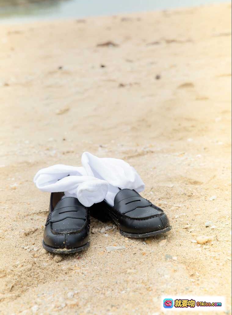 图片[2] - 海辺のフェティッシュ｜ハレムあまつ様フェチグラビア｜美麗版34P｜清楚系女子制服水着写真集 - 就要吻