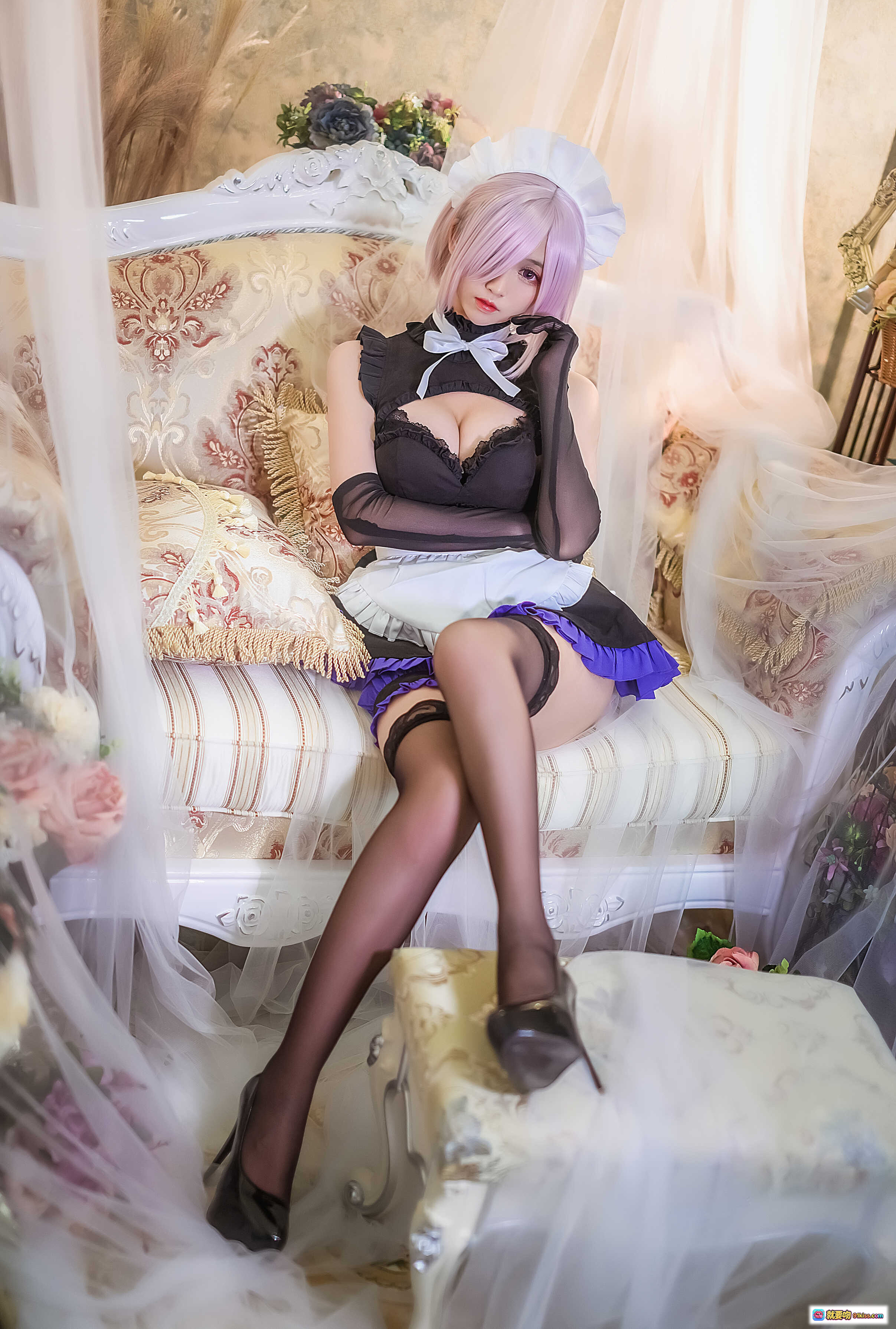 鳗鱼霏儿NO.042玛修女仆装cos写真 - 紫发黑丝蕾丝边性感优雅室内拍摄12P高清图集 - 就要吻