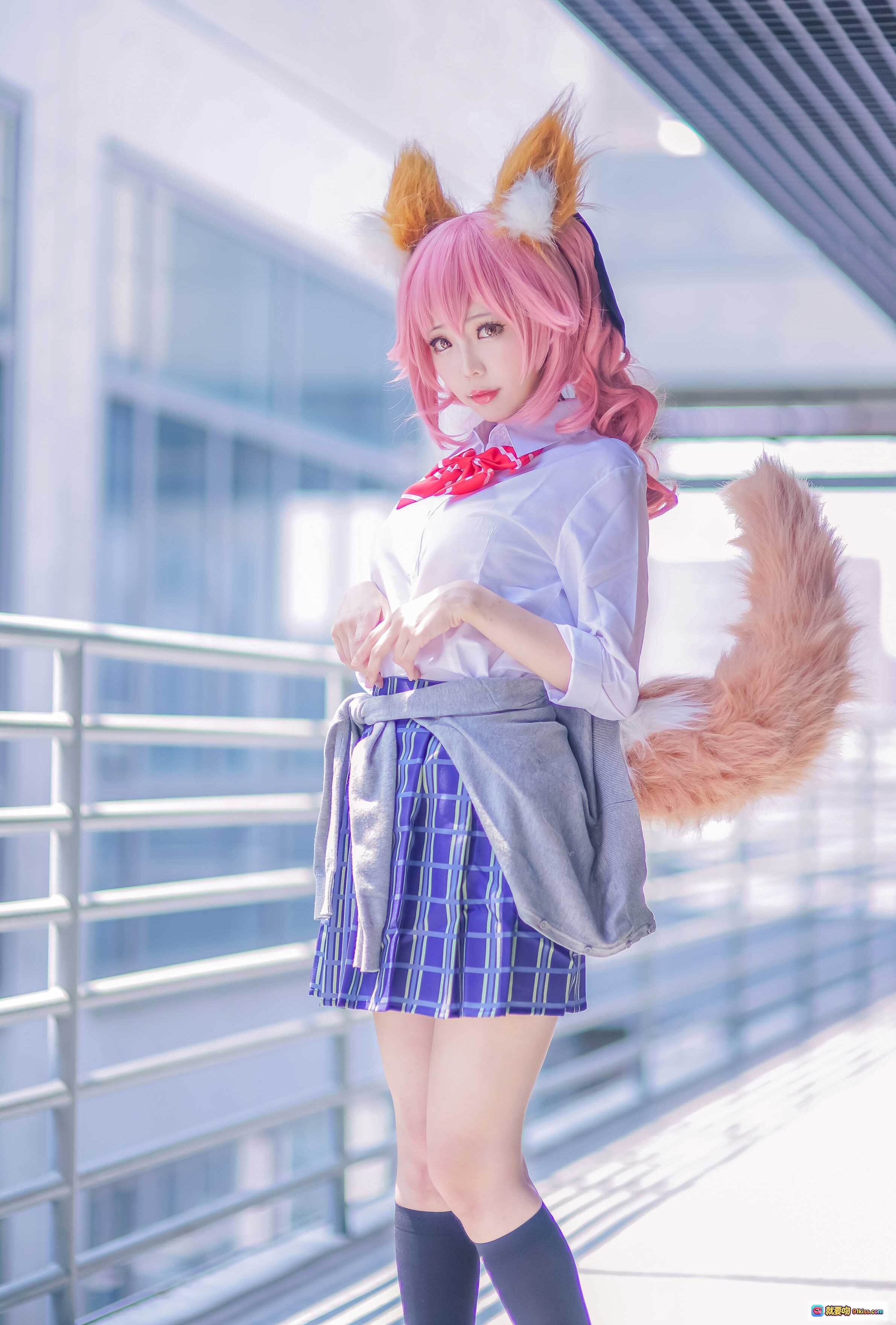图片[10] - ElyEE子NO.010粉色狐耳少女cosplay写真｜校服格裙+红蝴蝶结+毛绒尾巴+深蓝过膝袜楼梯场景美拍 - 就要吻