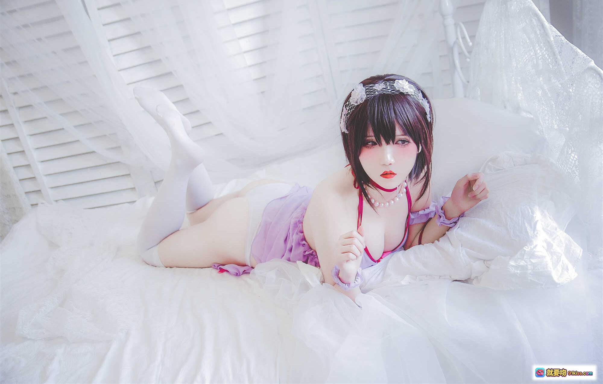 图片[4] - 阿薰kaOri NO.010 加藤惠睡衣写真 紫色蕾丝吊带+白色长袜+珍珠项链+床铺场景 Cosplay美少女私房摄影 - 就要吻