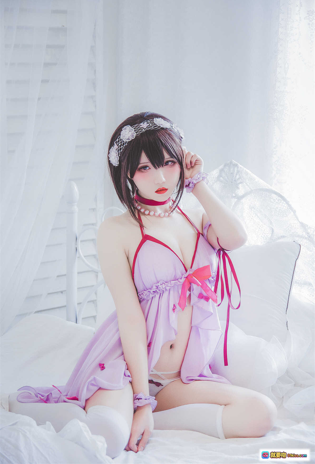 图片[2] - 阿薰kaOri NO.010 加藤惠睡衣写真 紫色蕾丝吊带+白色长袜+珍珠项链+床铺场景 Cosplay美少女私房摄影 - 就要吻