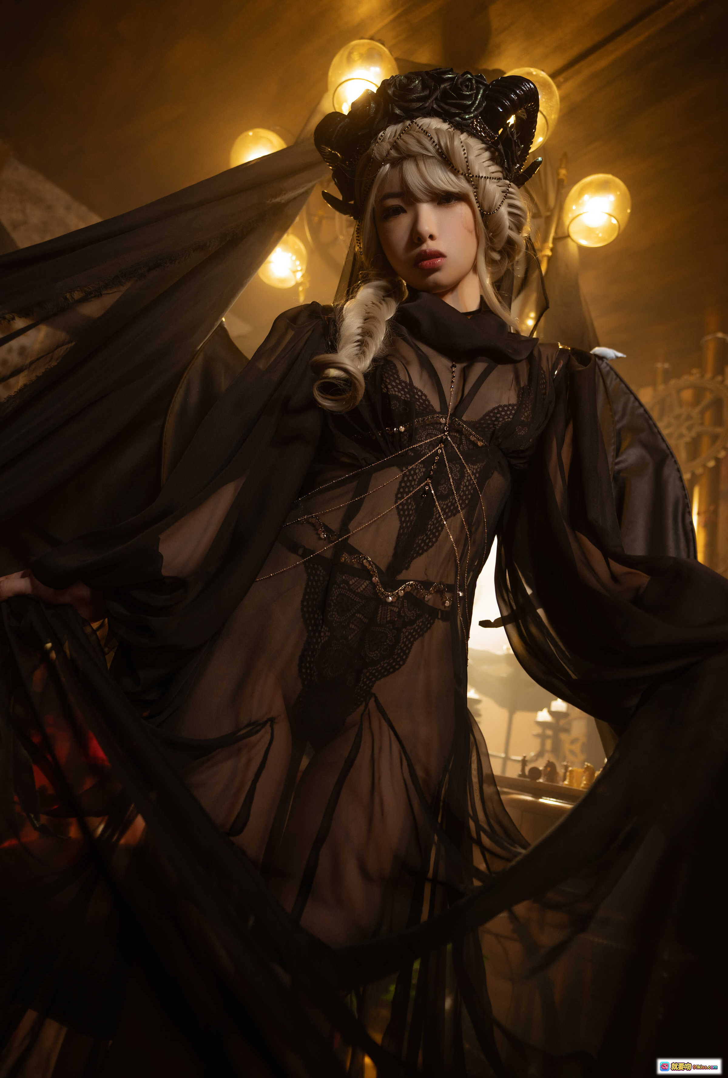 图片[7] - 雯妹不讲道理NO.019魅魔本 Gothic Devil暗黑哥特风恶魔cos写真 16P高清美图 烟雾灯光氛围感十足 红玫瑰骷髅装饰场景 - 就要吻