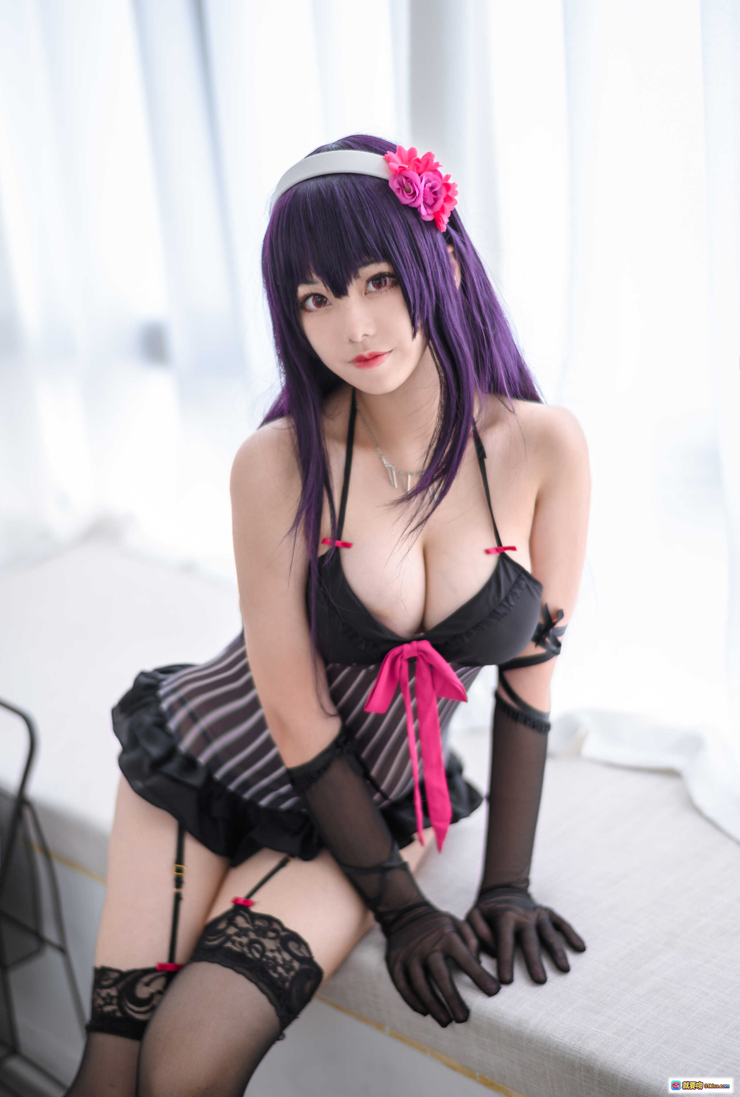 蜜汁猫裘NO.044霞之丘诗羽Cosplay内衣写真 紫发粉花黑丝蕾丝性感私房摄影49P - 就要吻