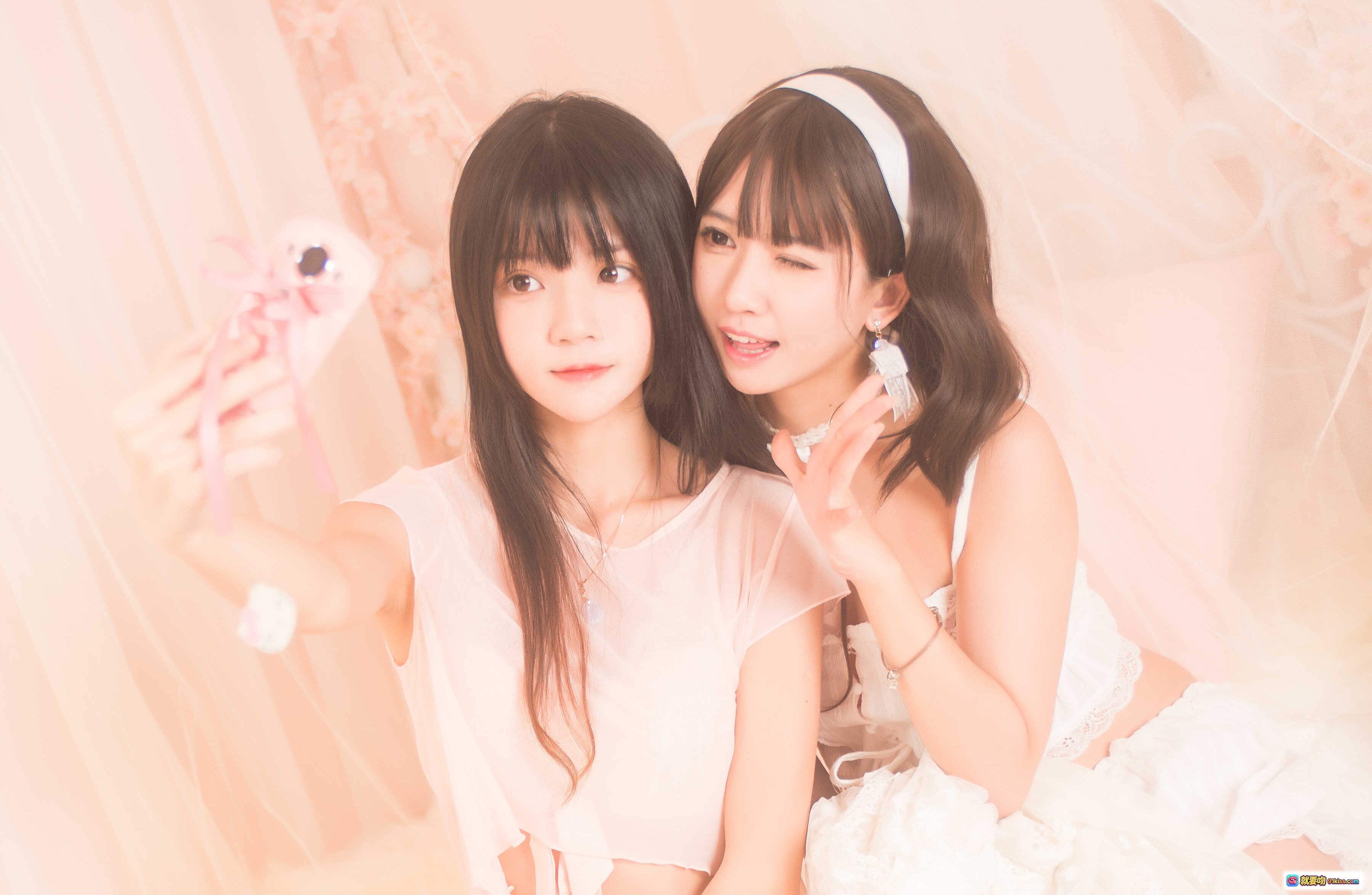 鳗鱼霏儿NO.008百合写真｜桜桃喵×鳗鱼霏儿粉色梦幻双人自拍少女风19P高清图集 - 就要吻