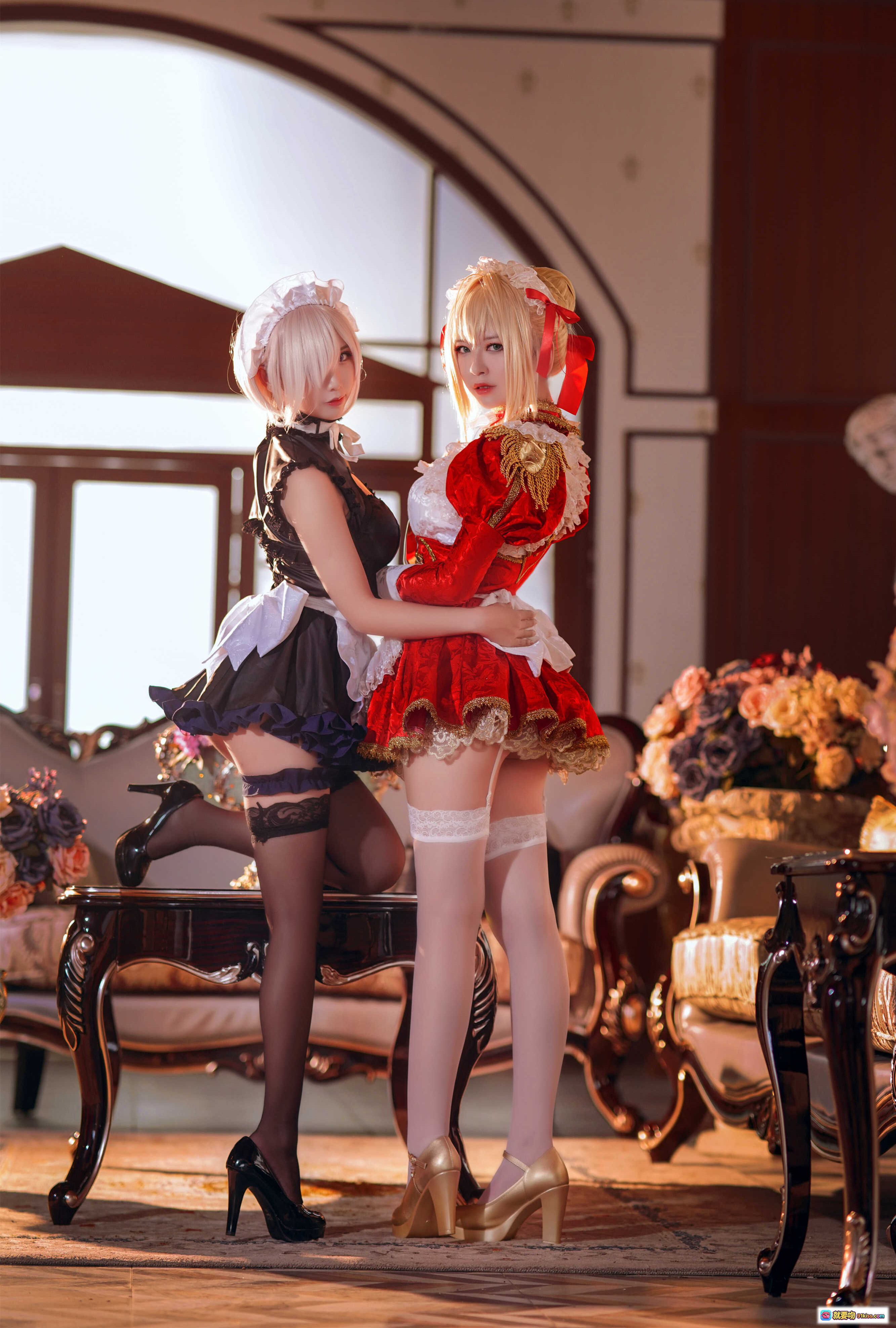 图片[5] - 面饼仙儿NO.079 Claudius x Kyrielight女仆Cosplay 半半子X面饼仙儿精致双人写真 豪华室内场景香槟花束优雅摆拍 - 就要吻