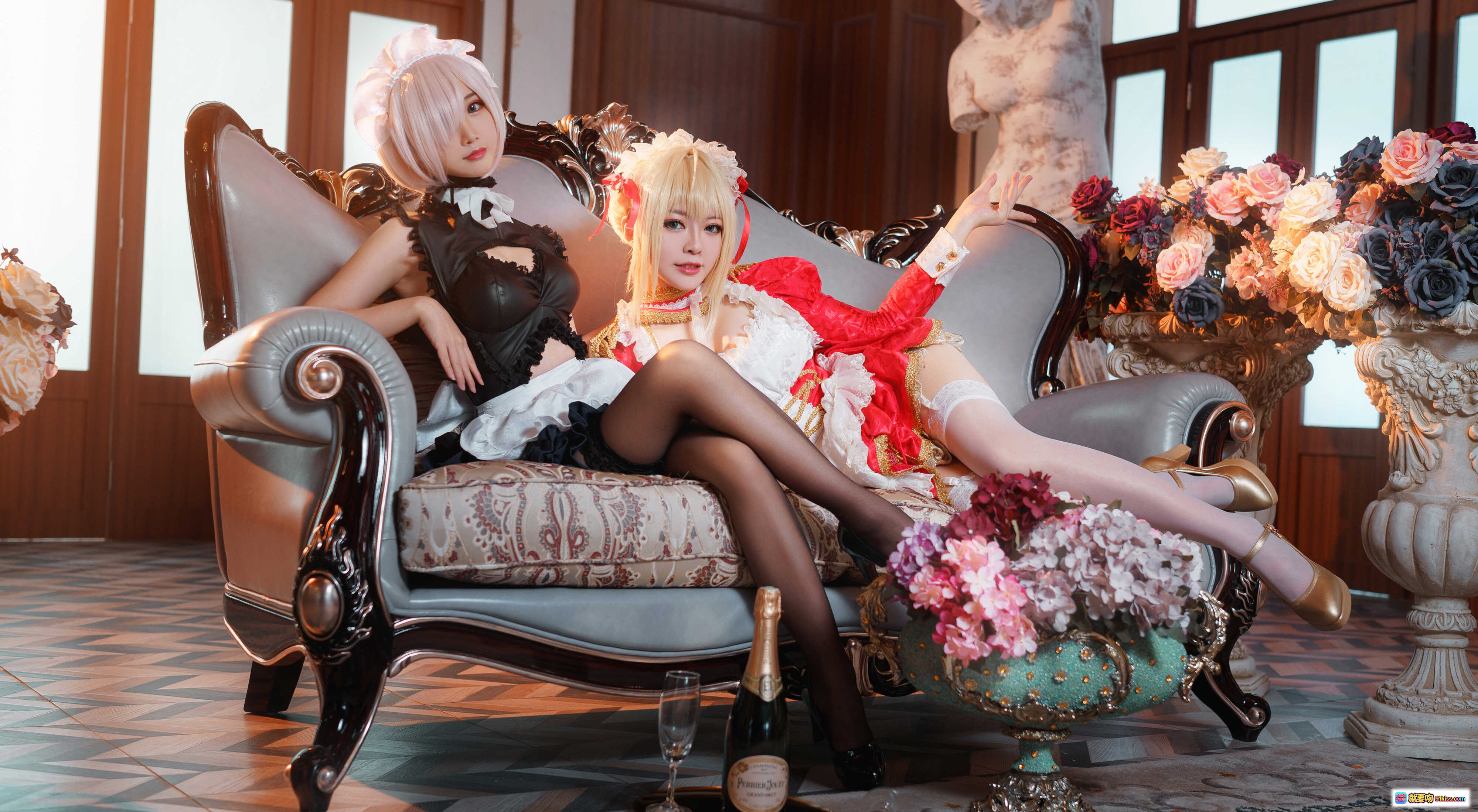 图片[2] - 面饼仙儿NO.079 Claudius x Kyrielight女仆Cosplay 半半子X面饼仙儿精致双人写真 豪华室内场景香槟花束优雅摆拍 - 就要吻