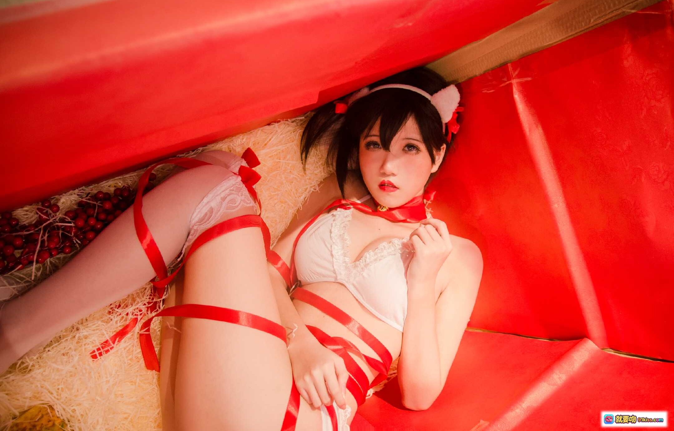 图片[1] - 阿薰kaOri NO.013 圣诞限定写真 20P 30MB 白色蕾丝内衣 红色丝带装饰 猫耳发饰 节日氛围感 Cosplay美少女 柔光拍摄 高清图集 - 就要吻