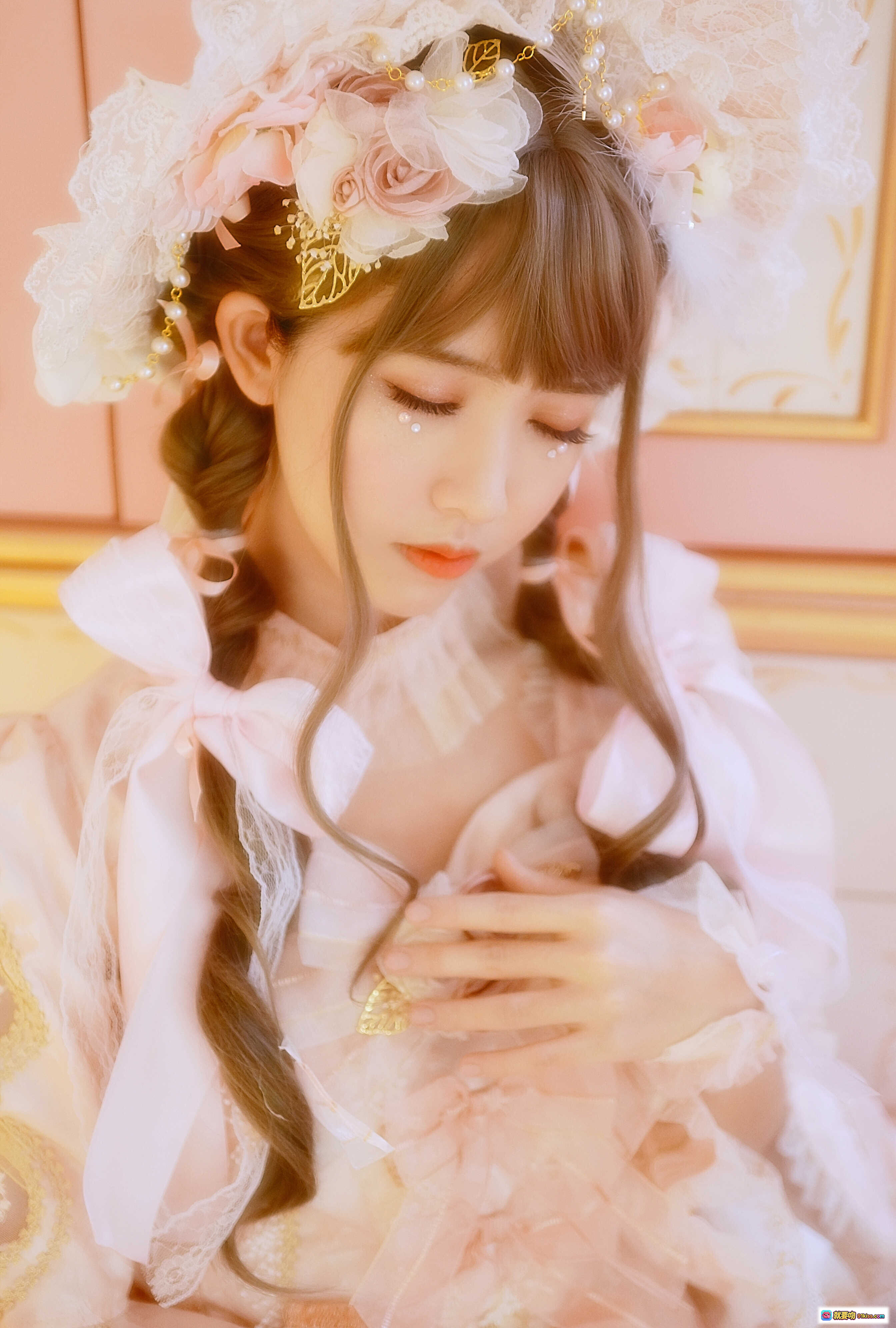 图片[6] - 鳗鱼霏儿NO.045猫系洛丽塔写真｜粉色梦幻圣诞树+独角兽装饰+蕾丝蓬裙+柔光氛围感少女摄影 - 就要吻