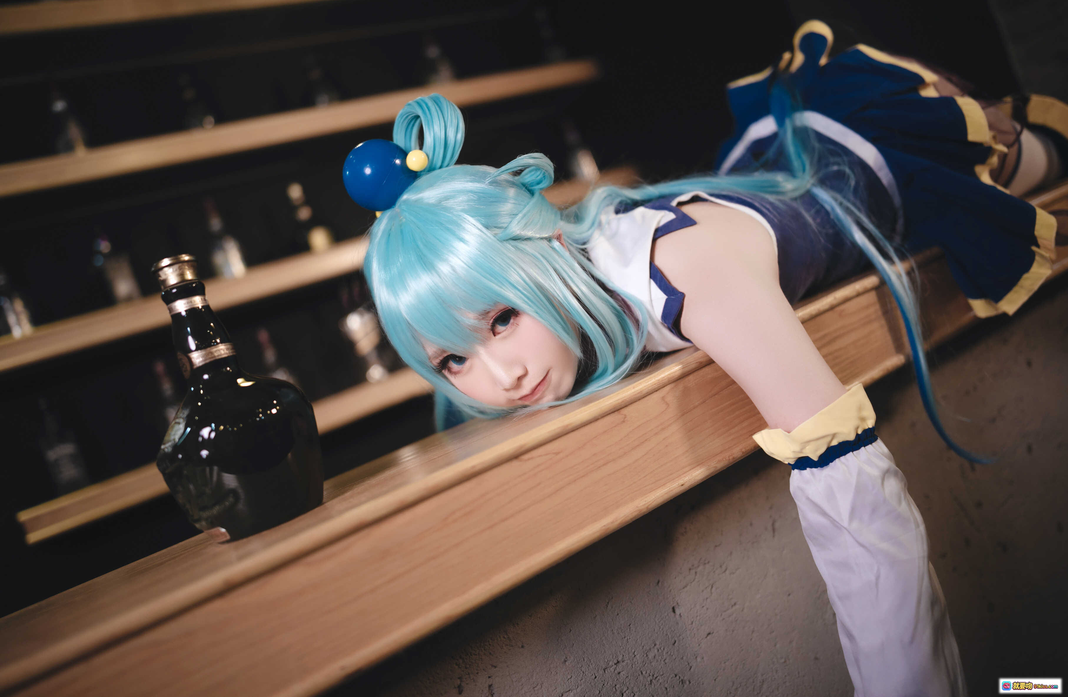 面饼仙儿NO.031阿克亚cosplay蓝发双马尾女仆装酒吧场景写真20P高清图集 - 就要吻