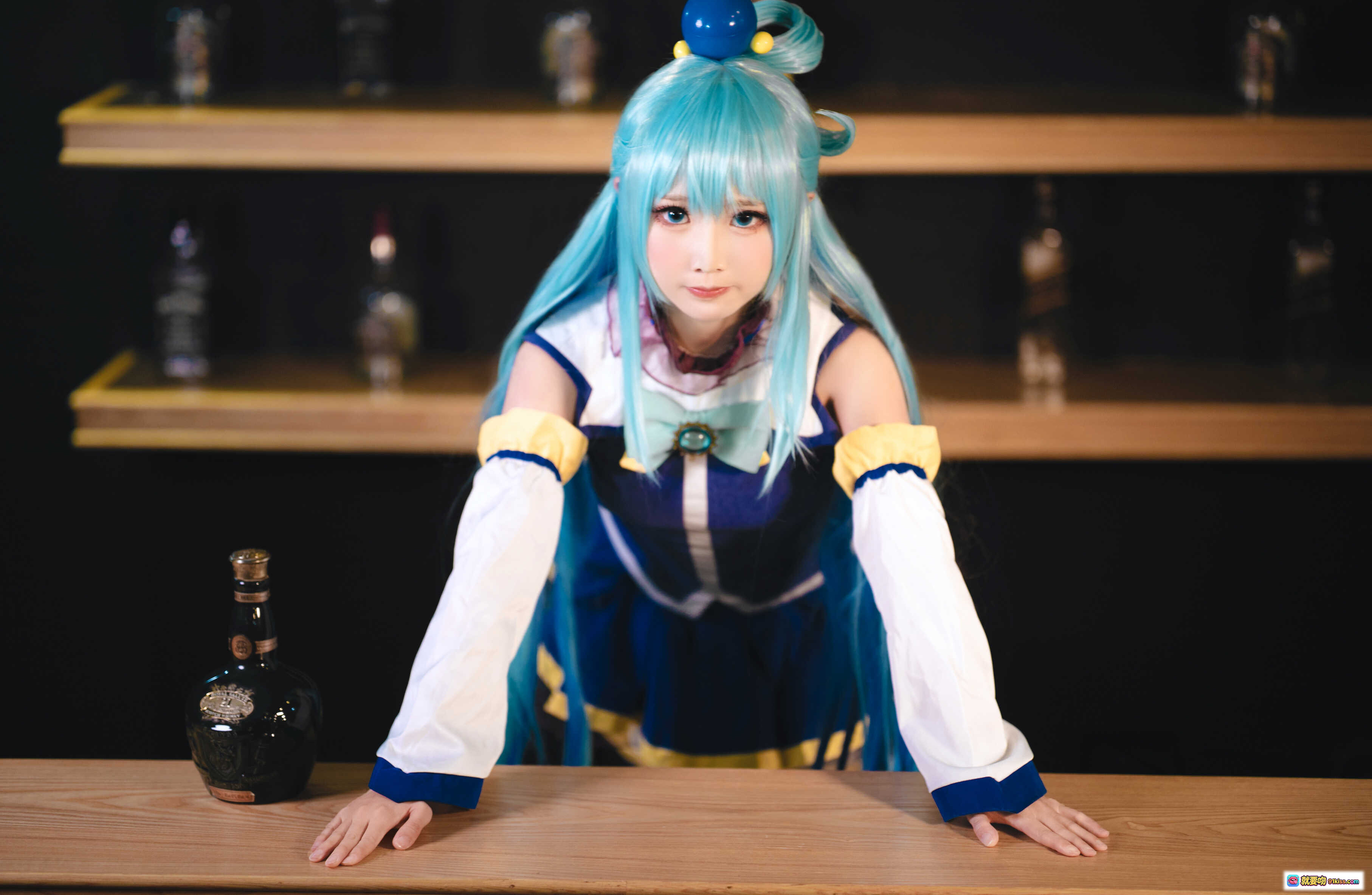 图片[10] - 面饼仙儿NO.031阿克亚cosplay蓝发双马尾女仆装酒吧场景写真20P高清图集 - 就要吻