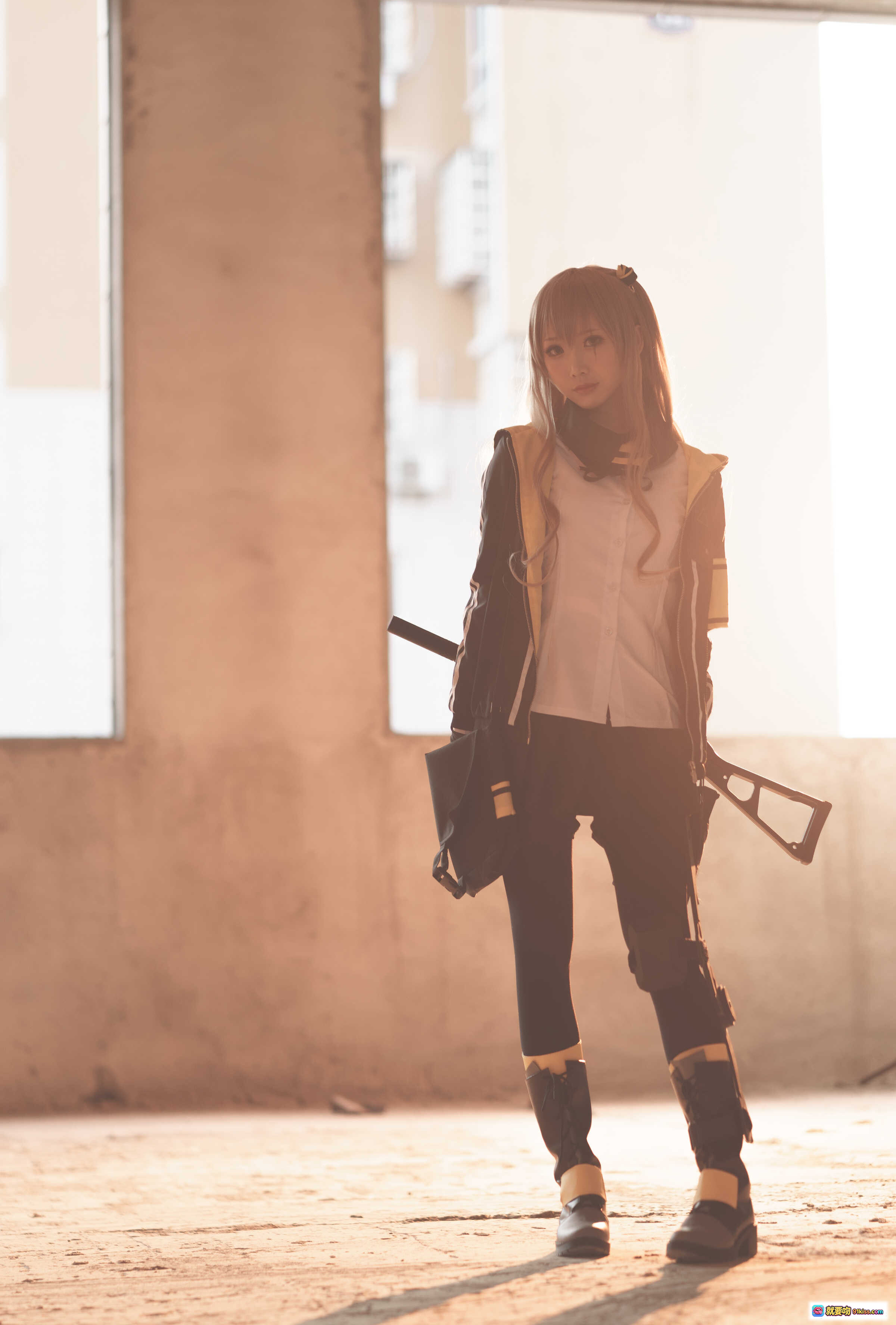 图片[10] - 面饼仙儿NO.048 UMP45 cosplay写真 | 黑黄夹克白衬衫战术风 | 长发持枪酷飒造型 | 26P高清图集 - 就要吻
