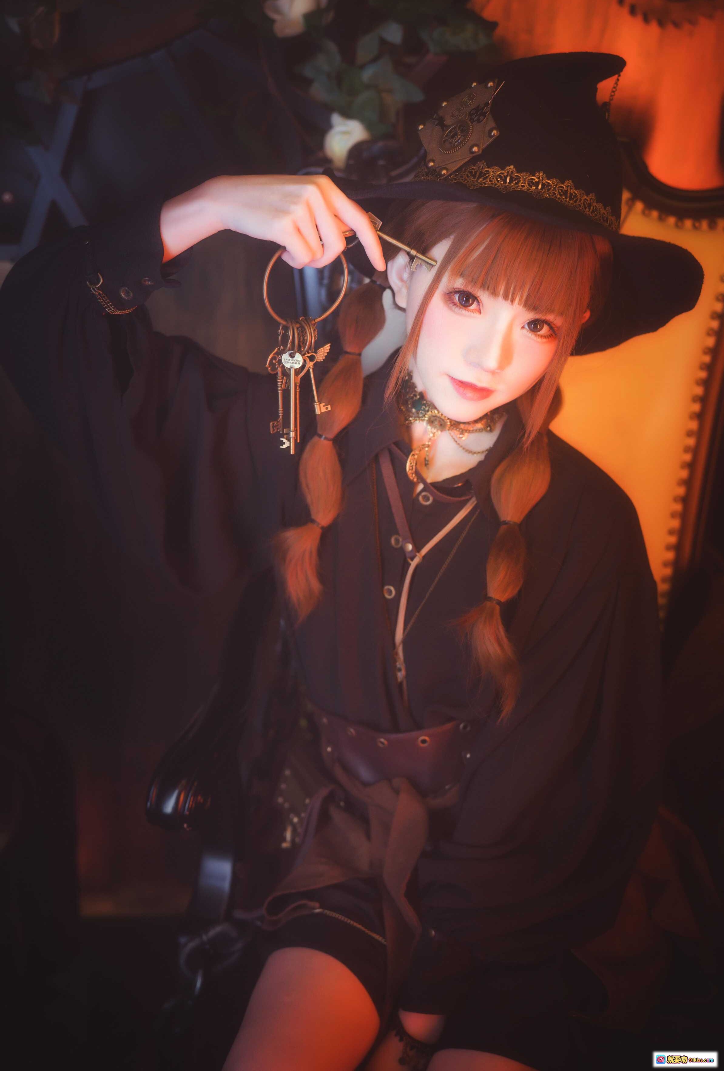 图片[7] - Kitaro绮太郎NO.085蒸汽朋克写真｜哥特女巫风造型+复古机械背景+黑猫陪伴+暗调暖光氛围感拍摄 - 就要吻