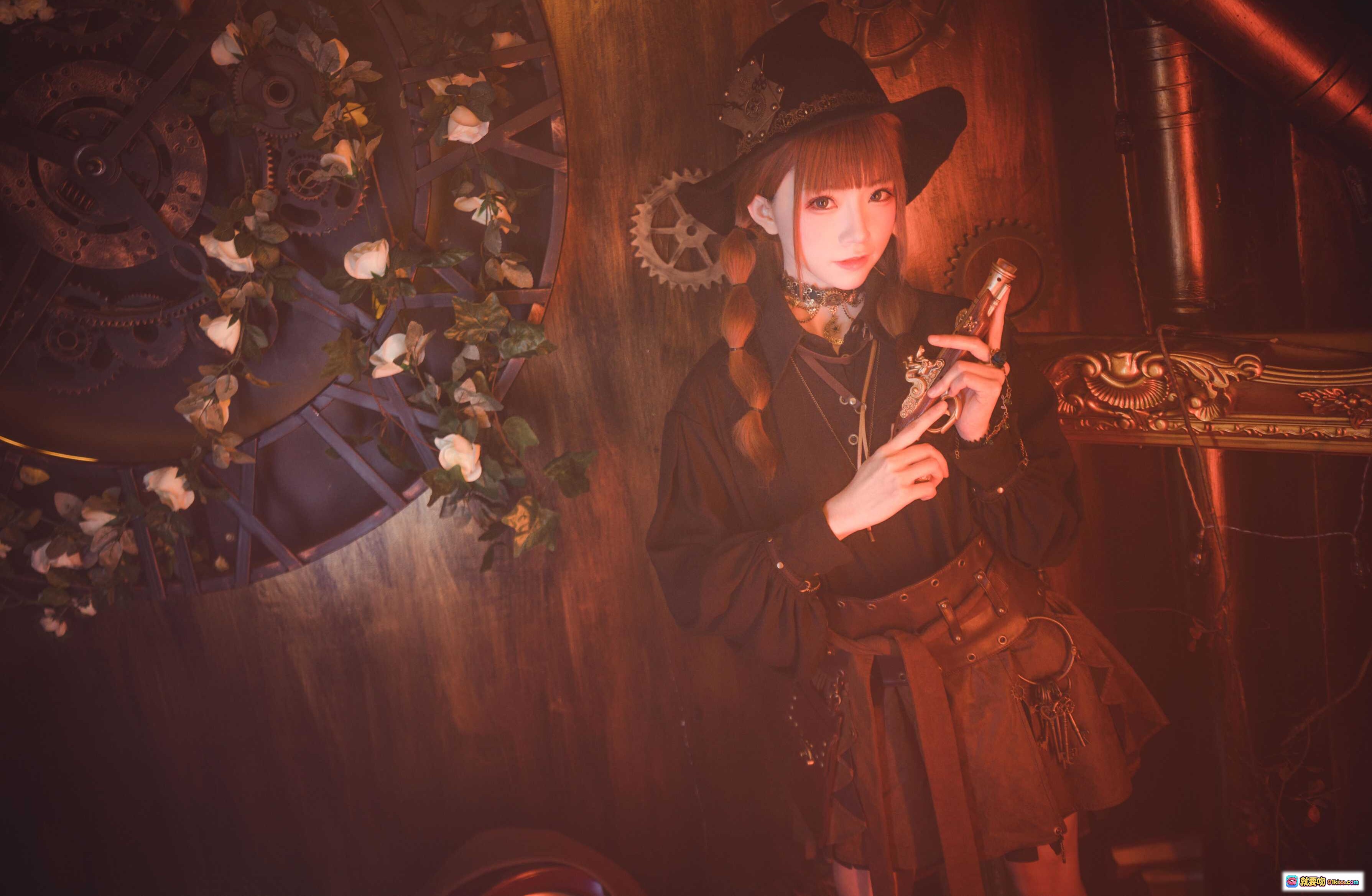 图片[2] - Kitaro绮太郎NO.085蒸汽朋克写真｜哥特女巫风造型+复古机械背景+黑猫陪伴+暗调暖光氛围感拍摄 - 就要吻