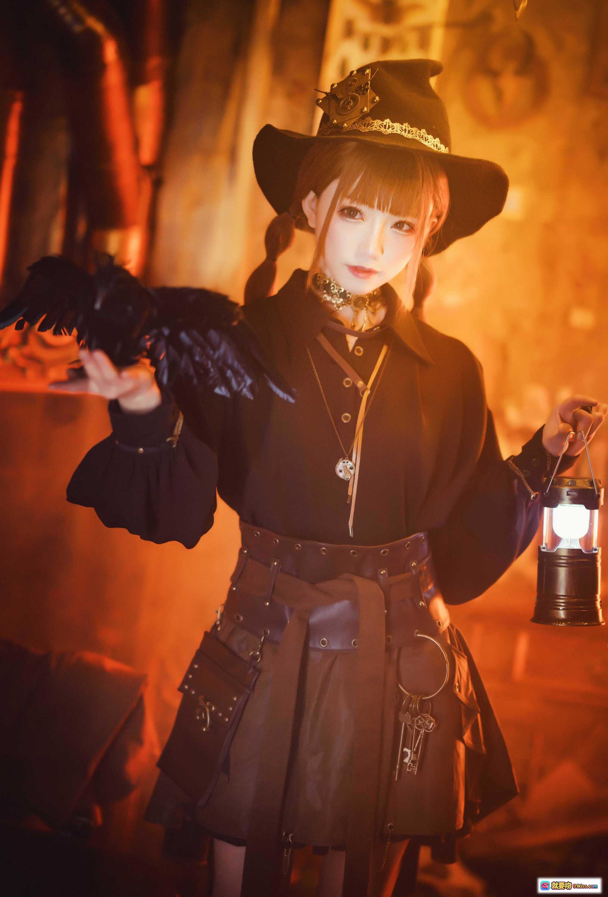 图片[8] - Kitaro绮太郎NO.085蒸汽朋克写真｜哥特女巫风造型+复古机械背景+黑猫陪伴+暗调暖光氛围感拍摄 - 就要吻