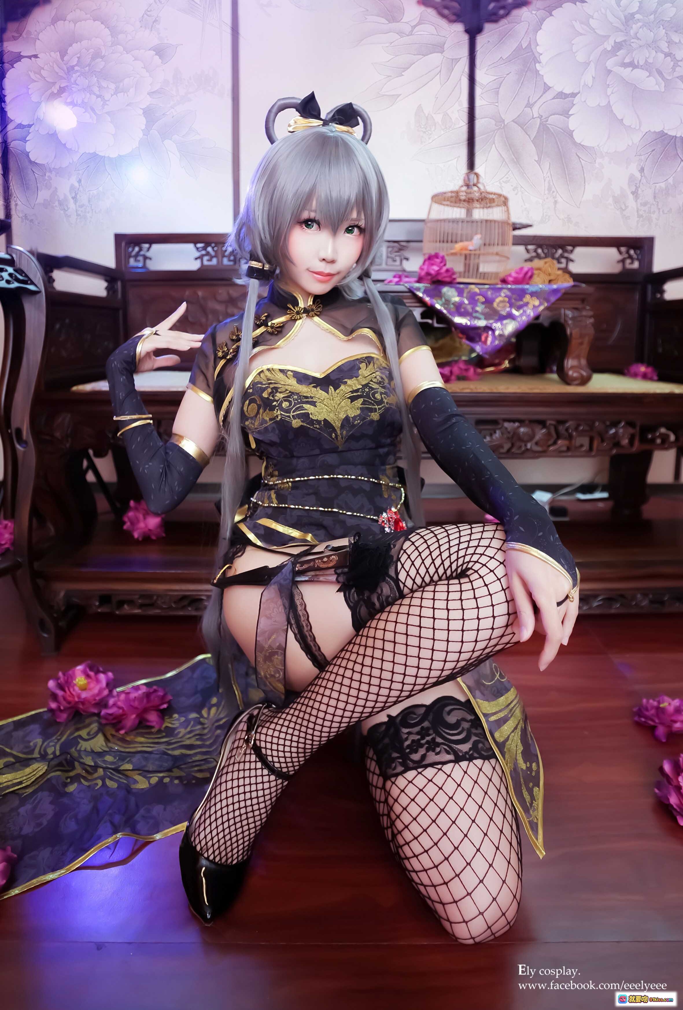 图片[5] - ElyEE子NO.055古风Cosplay写真｜黑金刺绣旗袍+网袜高跟+紫花古典场景+精致发饰+鸟笼布景 - 就要吻