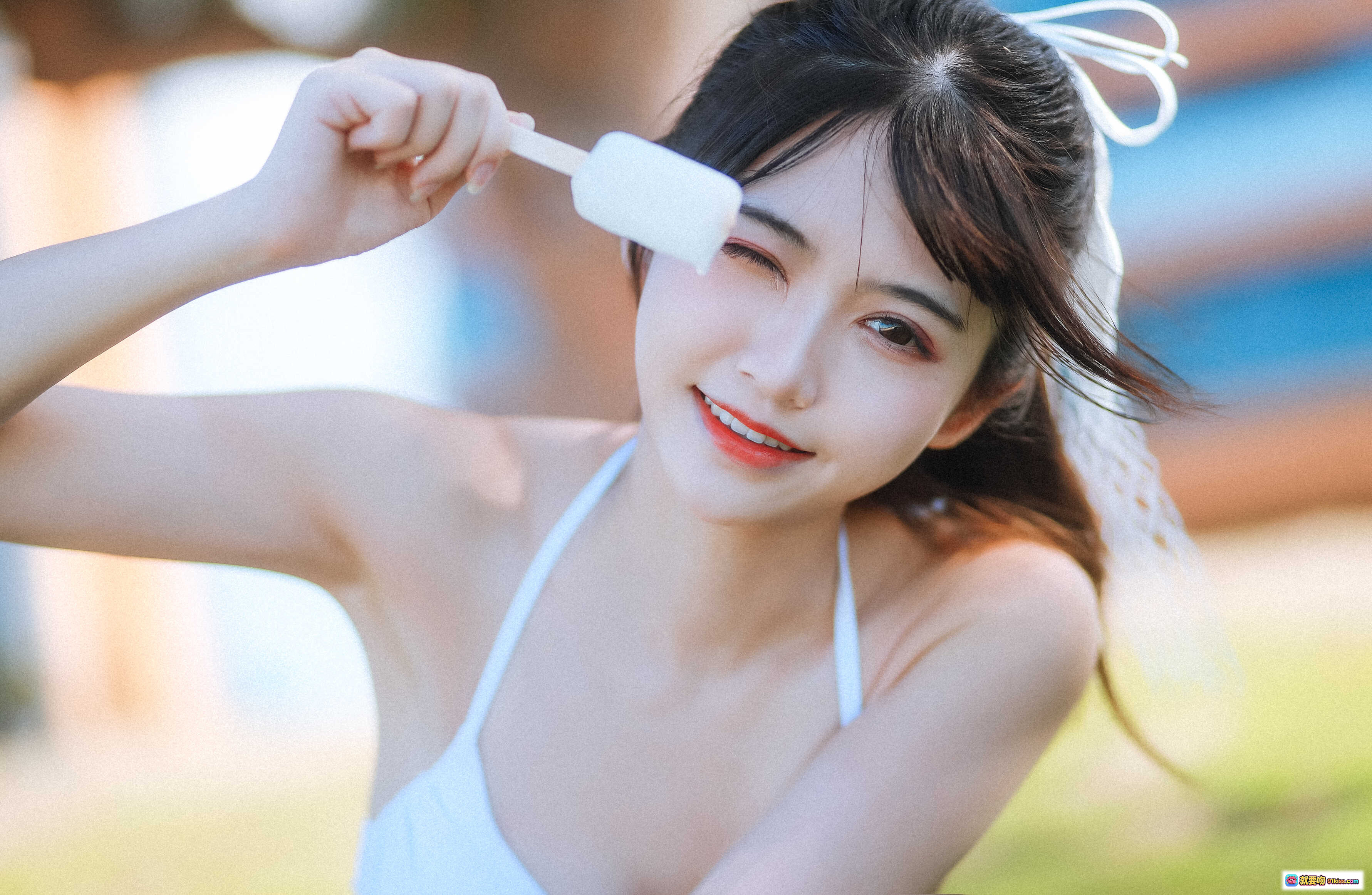 图片[2] - 鳗鱼霏儿NO.083海边写真 | 白色比基尼+牛仔短裤沙滩美拍 | 46P高清图集 - 就要吻