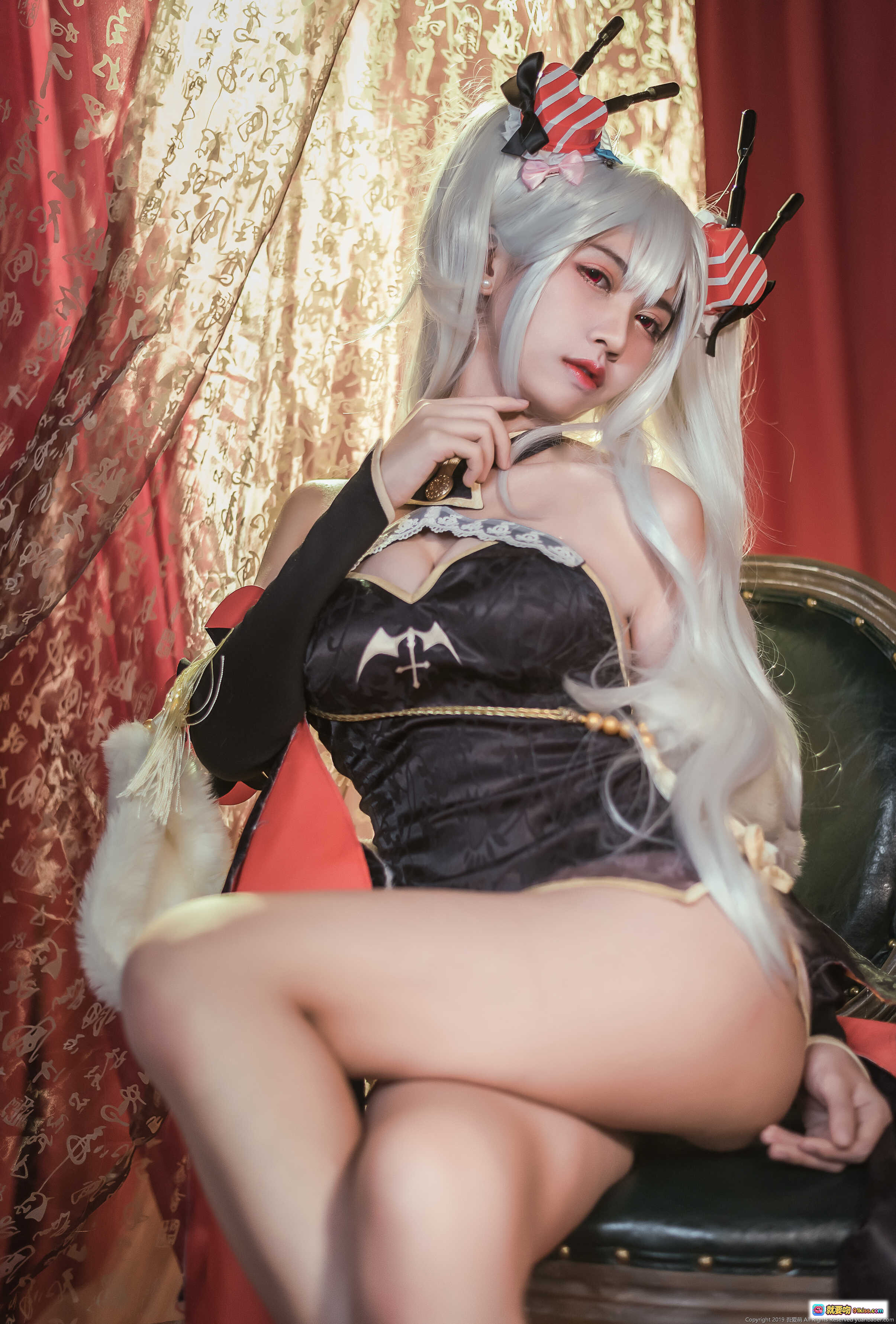 鳗鱼霏儿NO.019碧蓝华裳吸血鬼Cosplay写真·银发恶魔角黑裙蕾丝诱惑·12P高清美图 - 就要吻