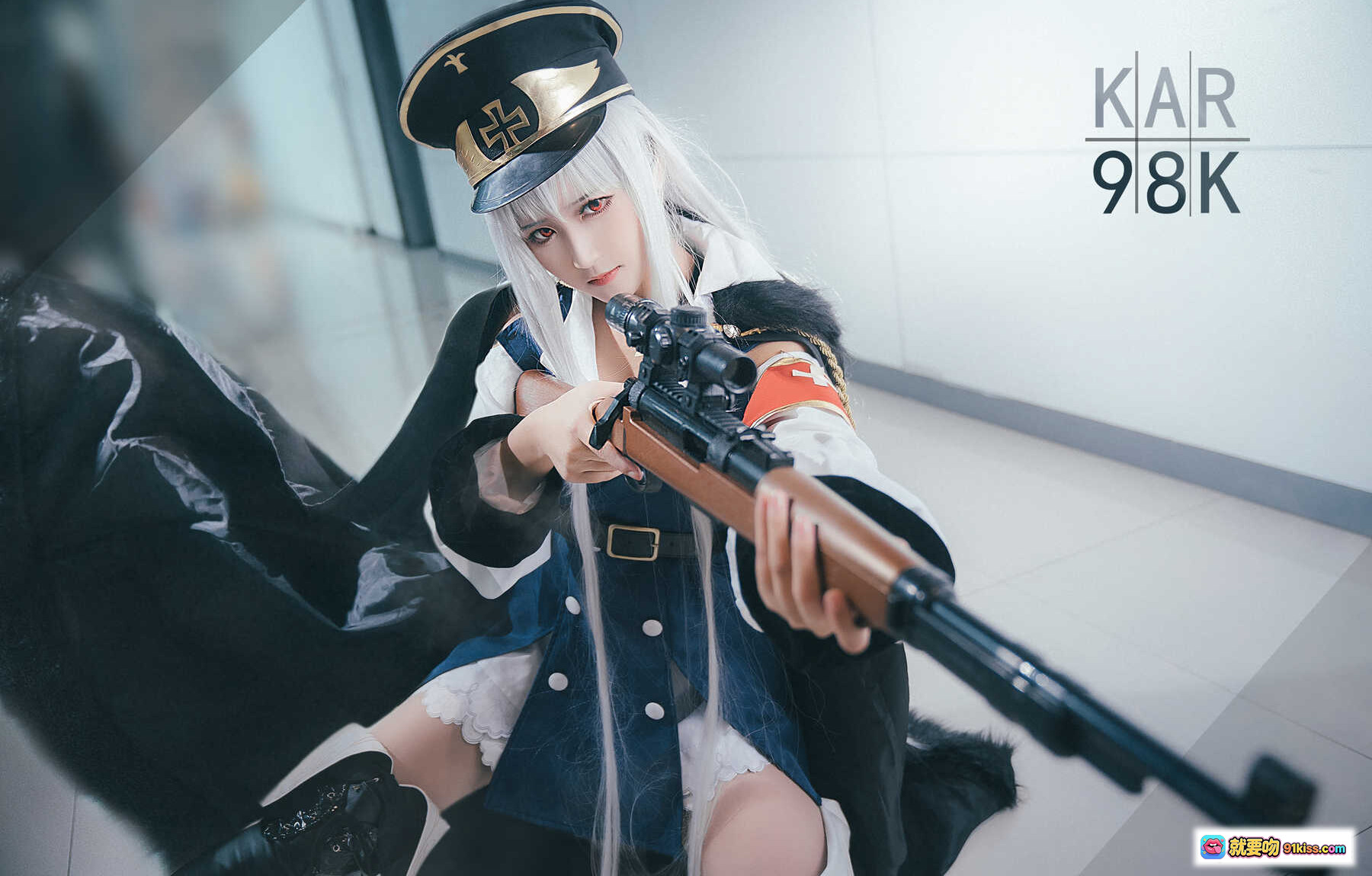 图片[2] - 少女前线三度_69 NO.030 Cosplay 白发军帽持枪造型 精致还原角色魅力 9P高清图集 - 就要吻