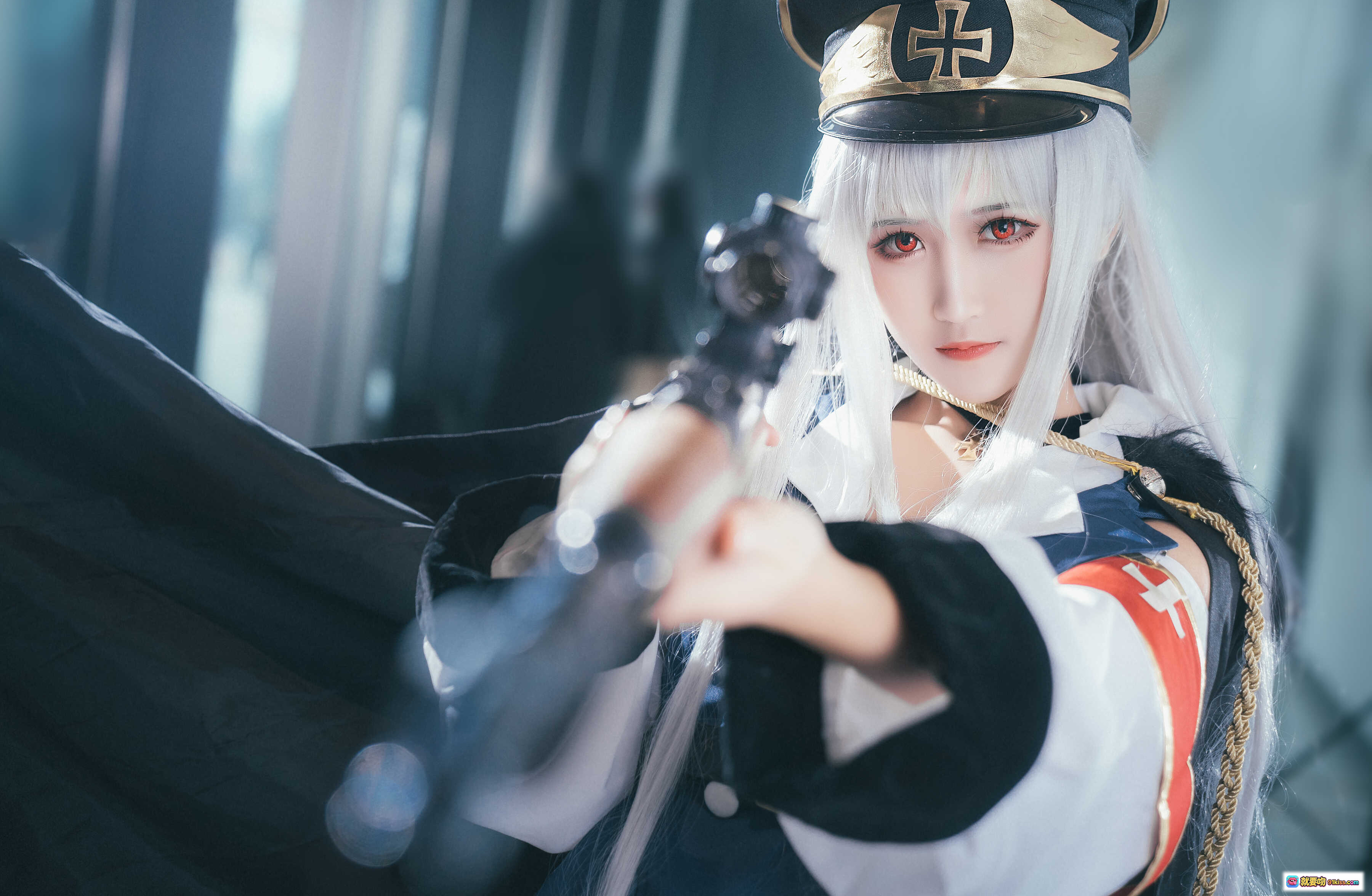 图片[6] - 少女前线三度_69 NO.030 Cosplay 白发军帽持枪造型 精致还原角色魅力 9P高清图集 - 就要吻