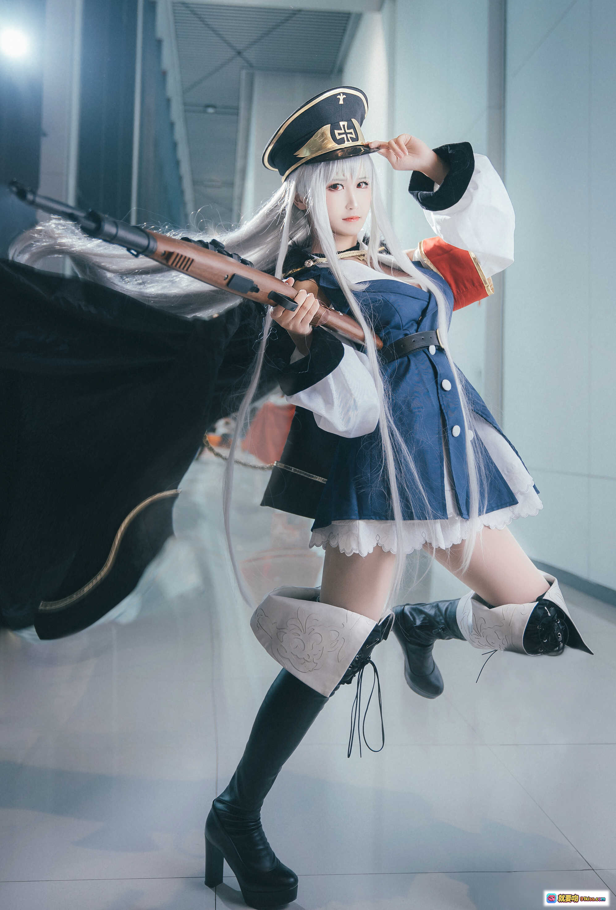 图片[7] - 少女前线三度_69 NO.030 Cosplay 白发军帽持枪造型 精致还原角色魅力 9P高清图集 - 就要吻