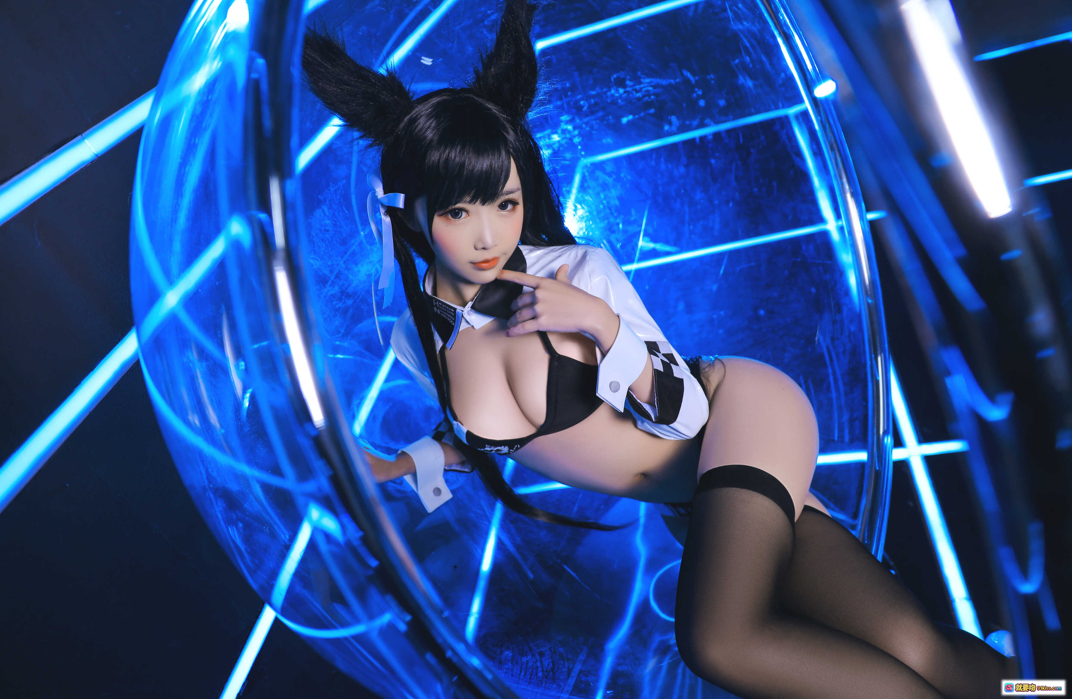 图片[4] - 面饼仙儿NO.024爱宕赛车娘写真特辑｜黑白色系内衣+锚纹印花+光泽白衬衫+蓝光背景美拍 - 就要吻