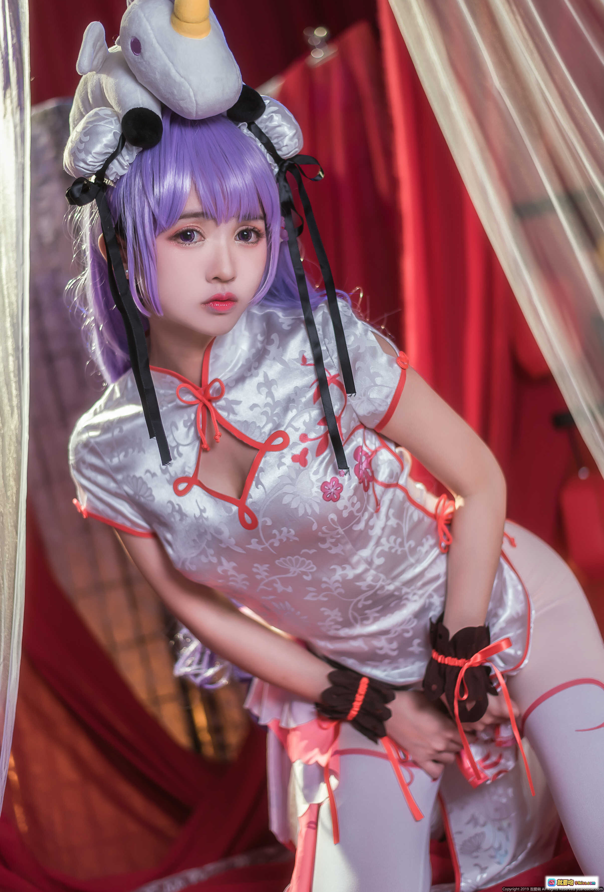 图片[2] - 鳗鱼霏儿NO.014碧蓝华裳独角兽cosplay写真 紫发少女红白旗袍白丝美腿高跟鞋梦幻纱幔场景 - 就要吻