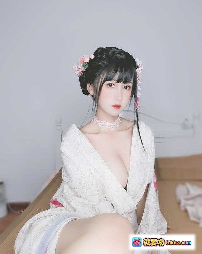 图片[2] - 三度_69 NO.067 赫多涅 和风少女写真｜白色花卉和服｜粉色发饰｜日系甜美风｜室内柔光拍摄｜40P高清图集 - 就要吻