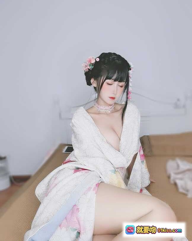 图片[7] - 三度_69 NO.067 赫多涅 和风少女写真｜白色花卉和服｜粉色发饰｜日系甜美风｜室内柔光拍摄｜40P高清图集 - 就要吻