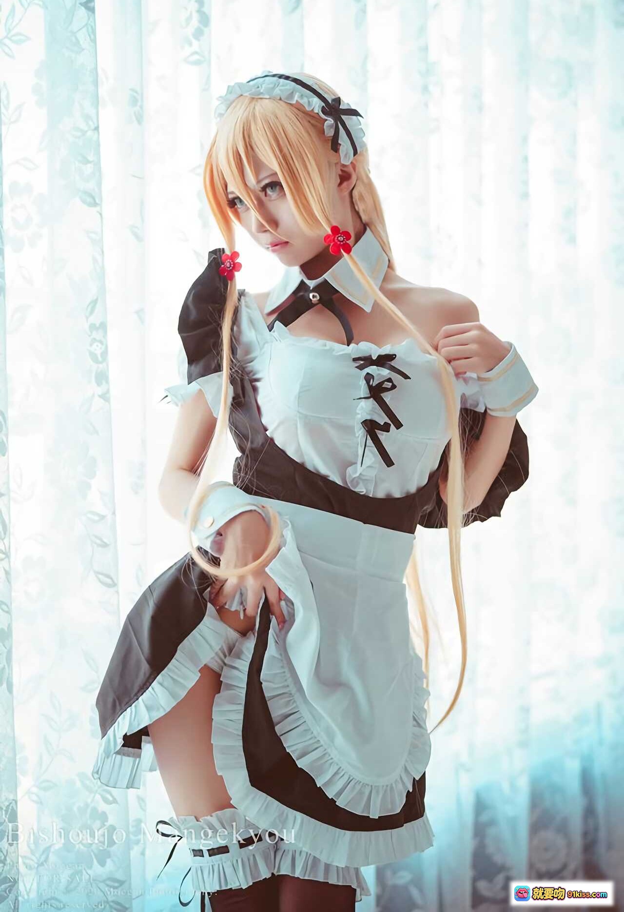 图片[8] - NO.037 美少女万華鏡 亜璃子 Cosplay写真｜女仆装金发少女｜精致妆容红花发饰｜床上诱惑姿势｜Bishoujo Manga Kyuu系列 - 就要吻