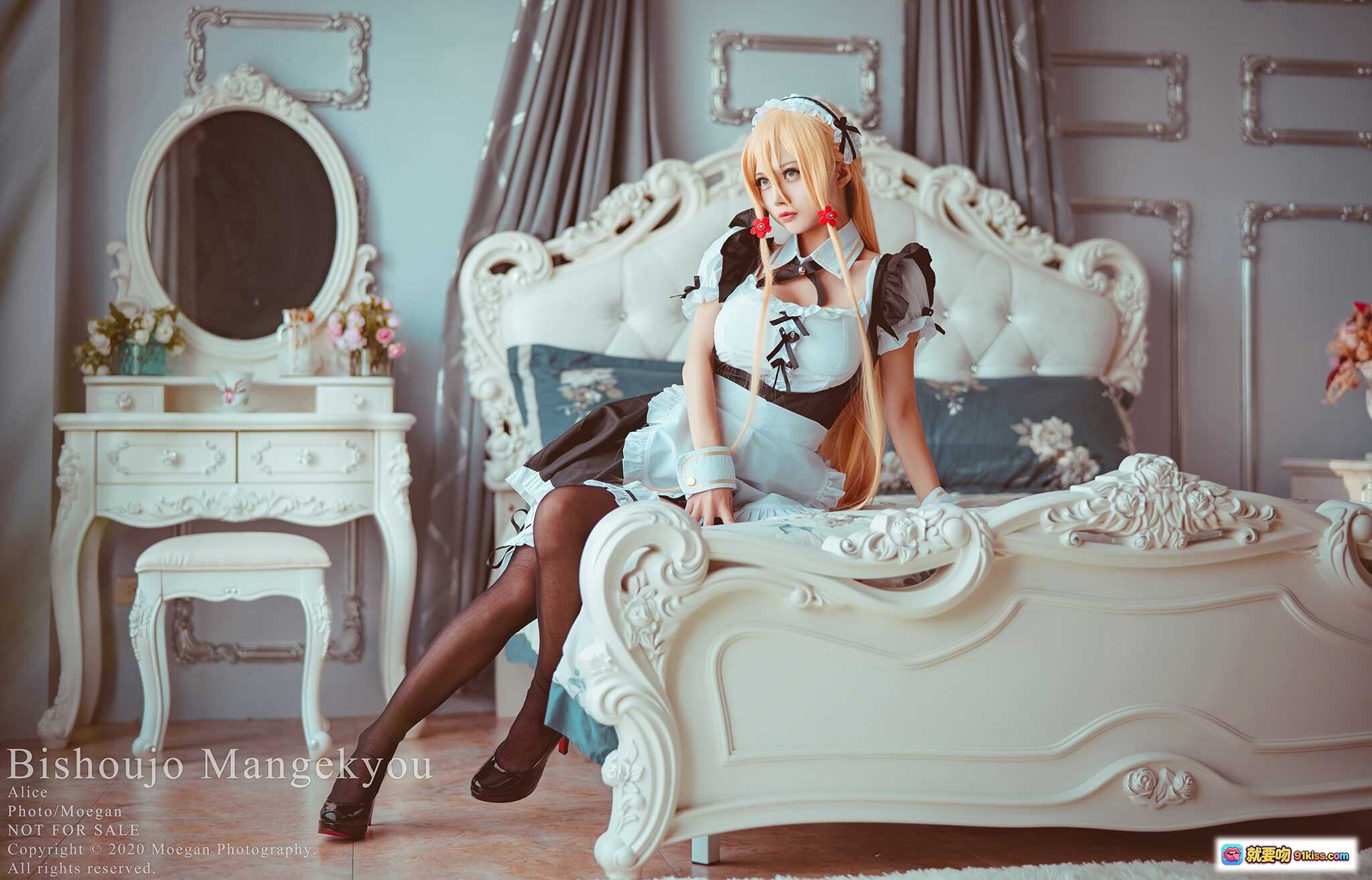 图片[5] - NO.037 美少女万華鏡 亜璃子 Cosplay写真｜女仆装金发少女｜精致妆容红花发饰｜床上诱惑姿势｜Bishoujo Manga Kyuu系列 - 就要吻