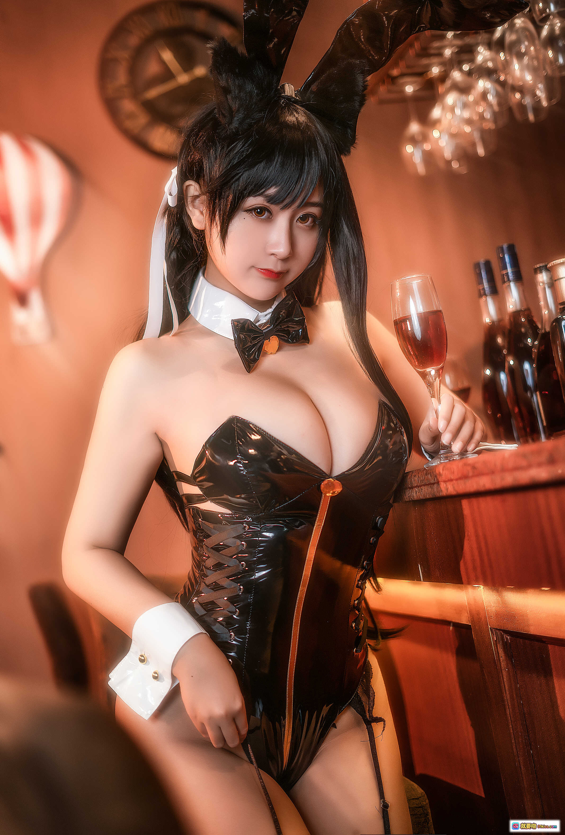 图片[6] - 鳗鱼霏儿NO.069双人兔女郎写真 24P黑丝乳胶制服酒窖场景性感Cosplay美少女合集 - 就要吻