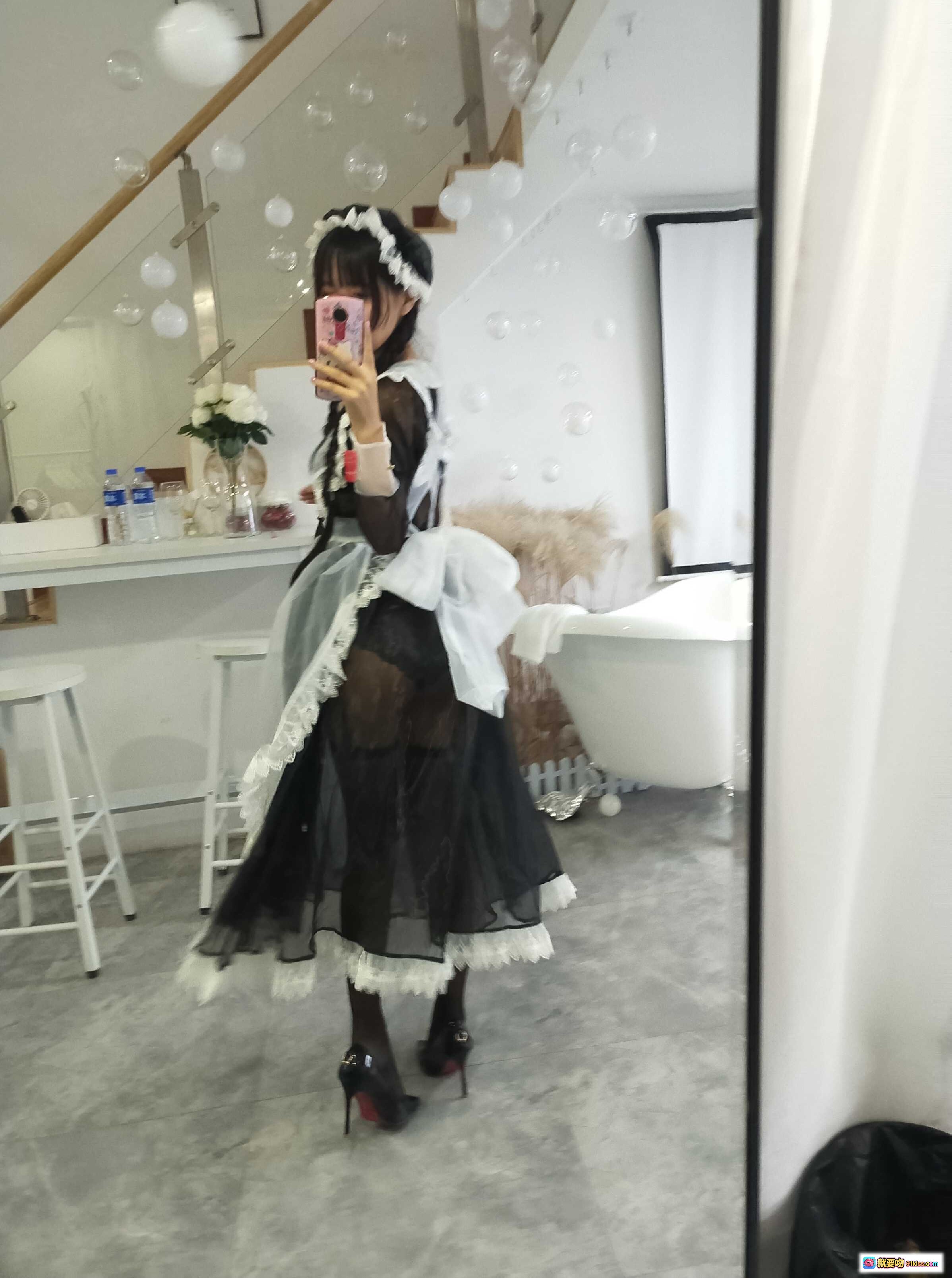 图片[5] - 萌芽儿o0 NO.004 透明女仆装自拍写真 26P高清美图 黑白蕾丝洛丽塔风格 双马尾少女萌系穿搭 室内夜景窗边拍摄 - 就要吻